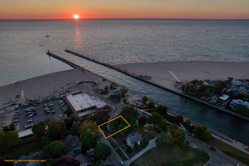83 Michigan Avenue South Haven MI 49090