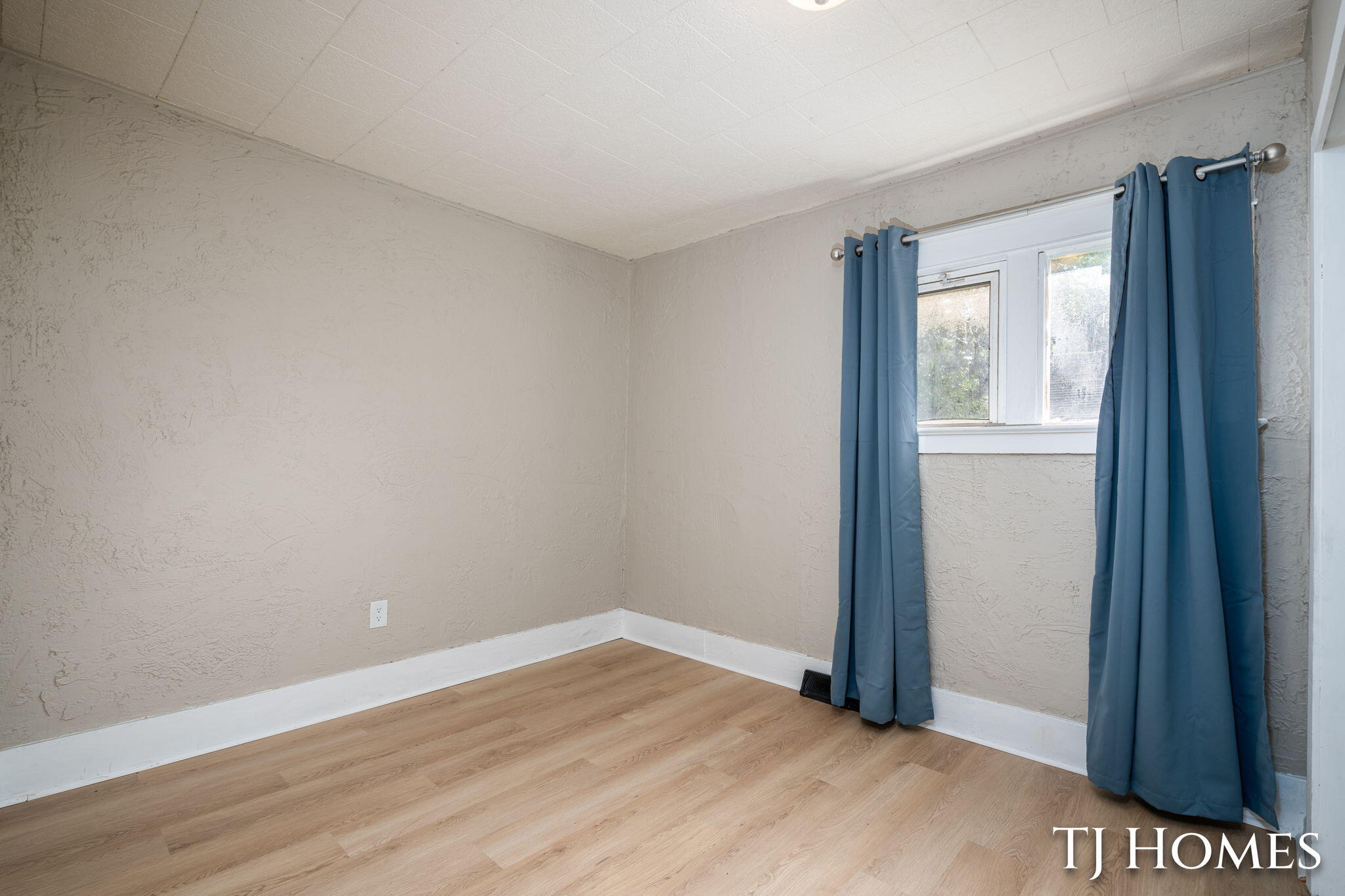 926 Emerson Avenue Muskegon MI 49442