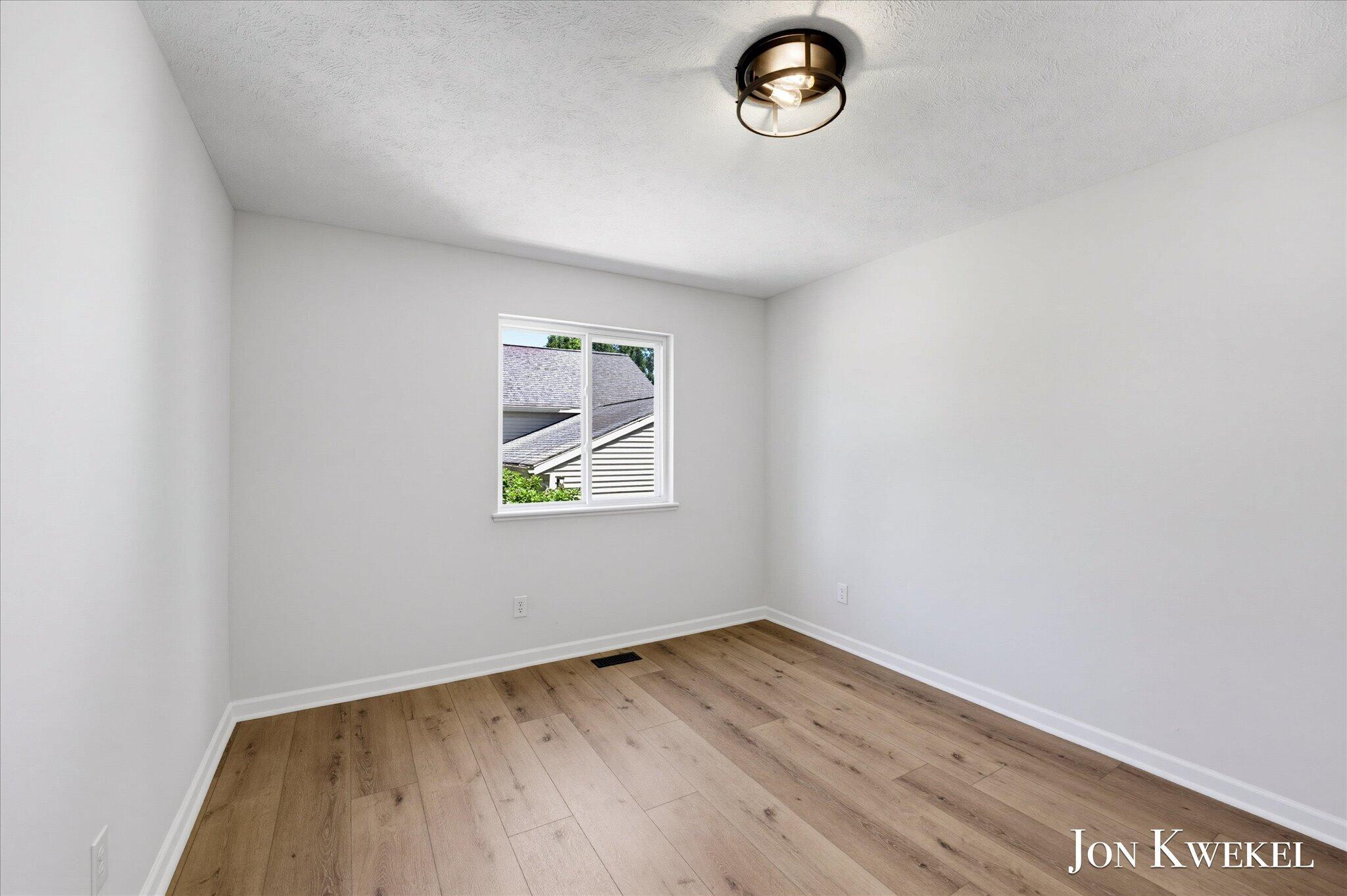3547 Breton Valley SE Grand Rapids MI 49512