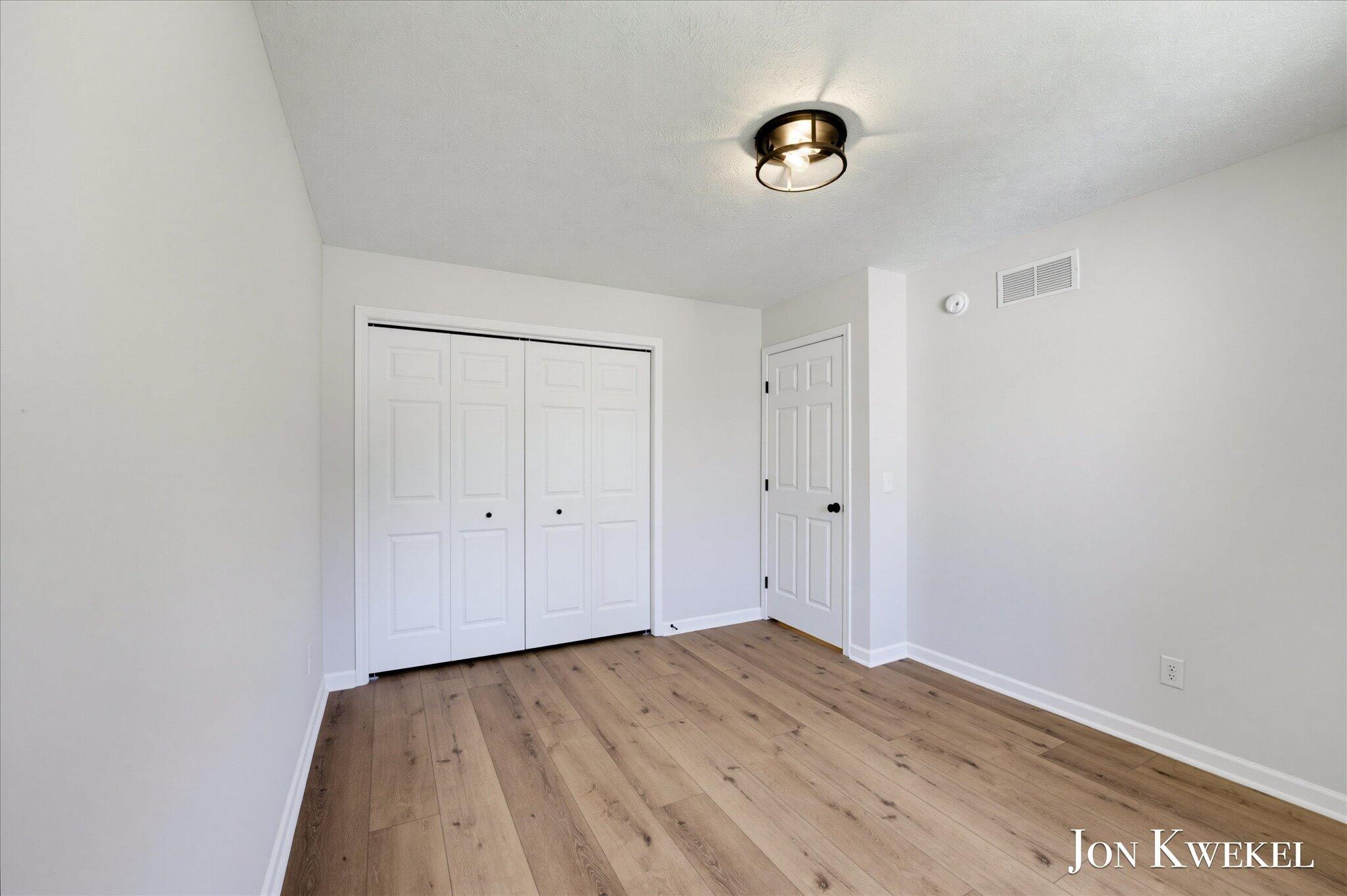 3547 Breton Valley SE Grand Rapids MI 49512