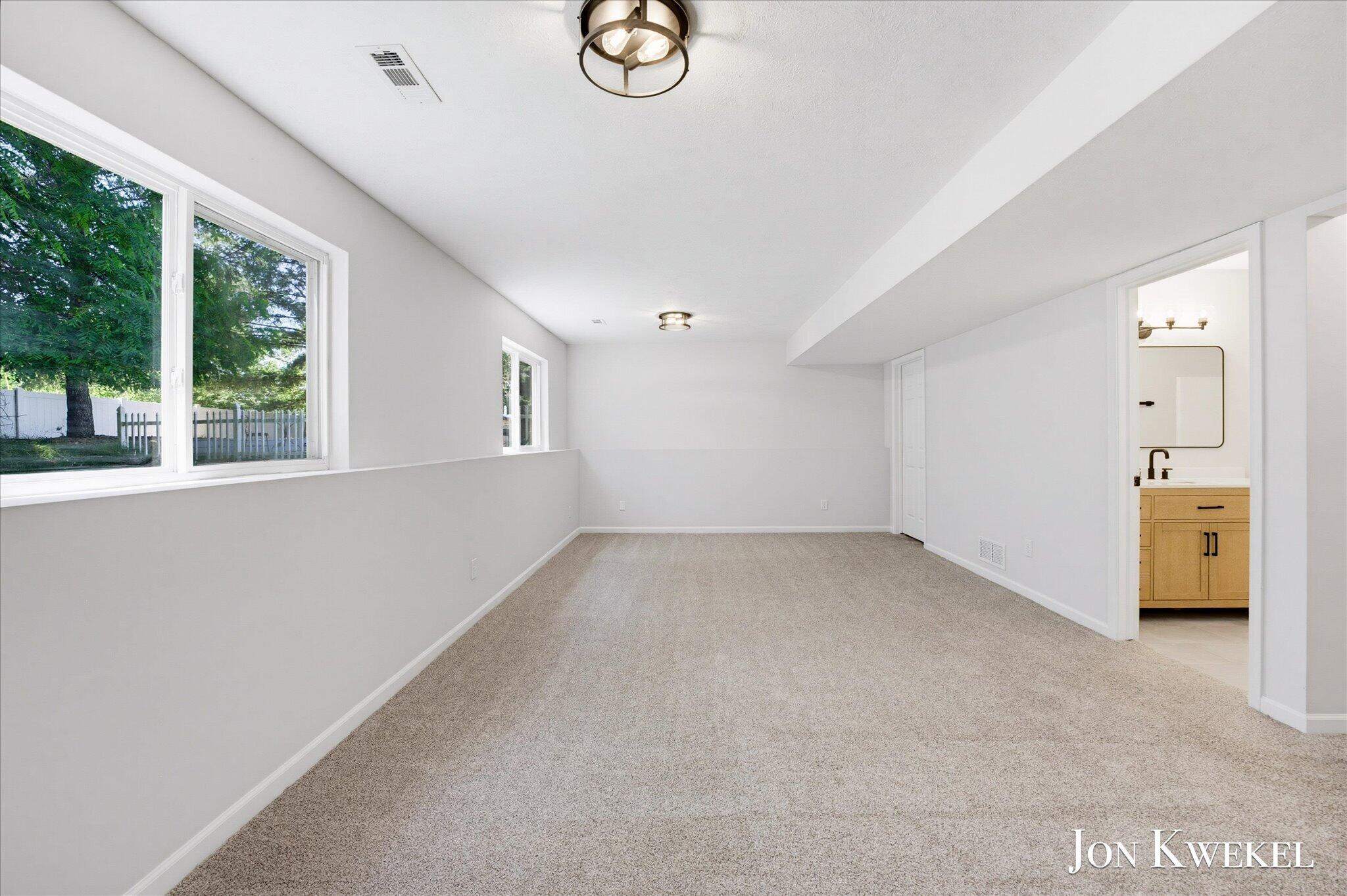 3547 Breton Valley SE Grand Rapids MI 49512