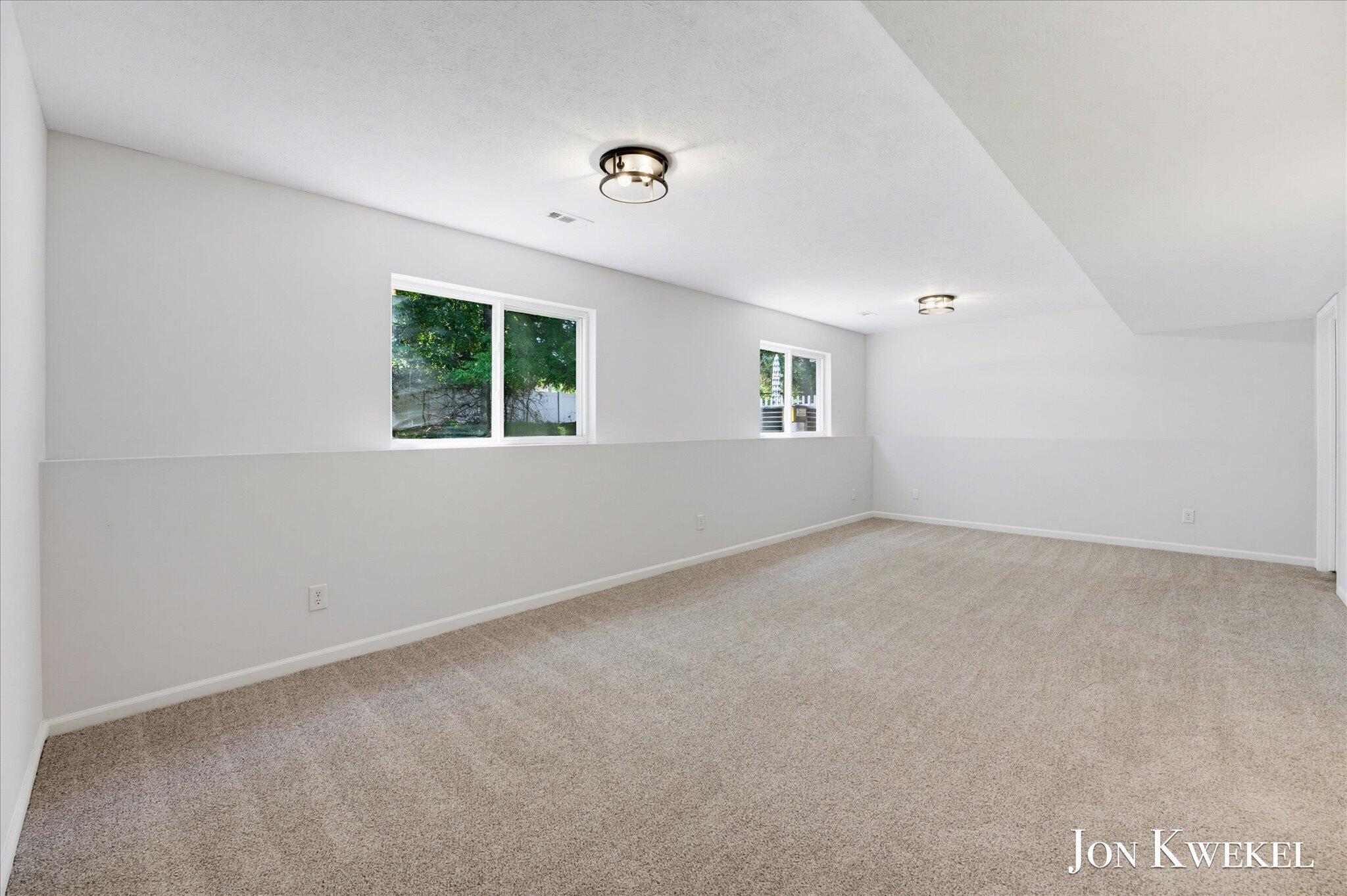 3547 Breton Valley SE Grand Rapids MI 49512