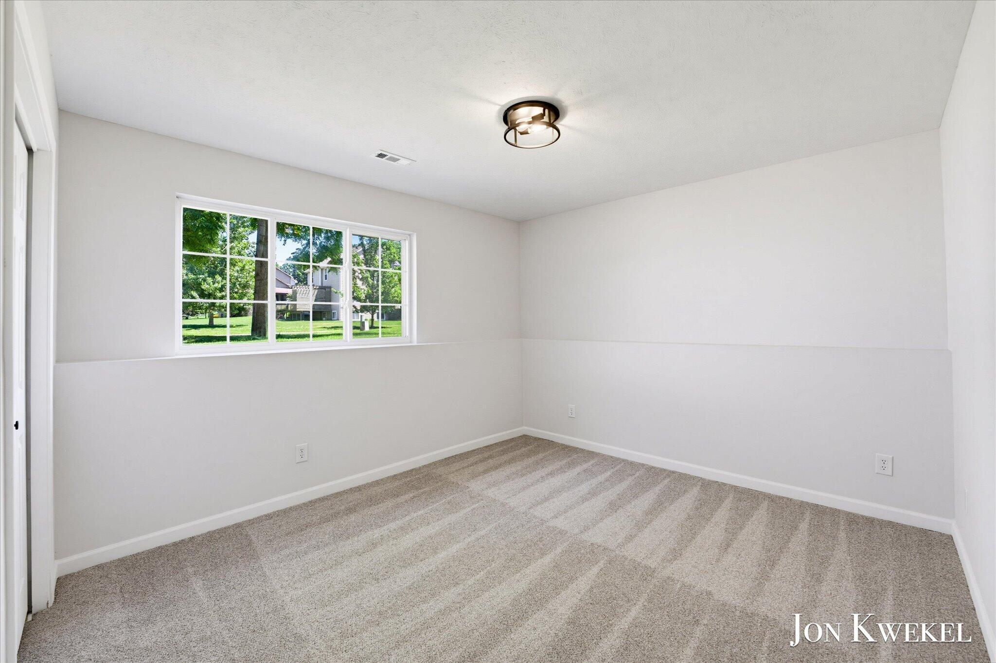3547 Breton Valley SE Grand Rapids MI 49512