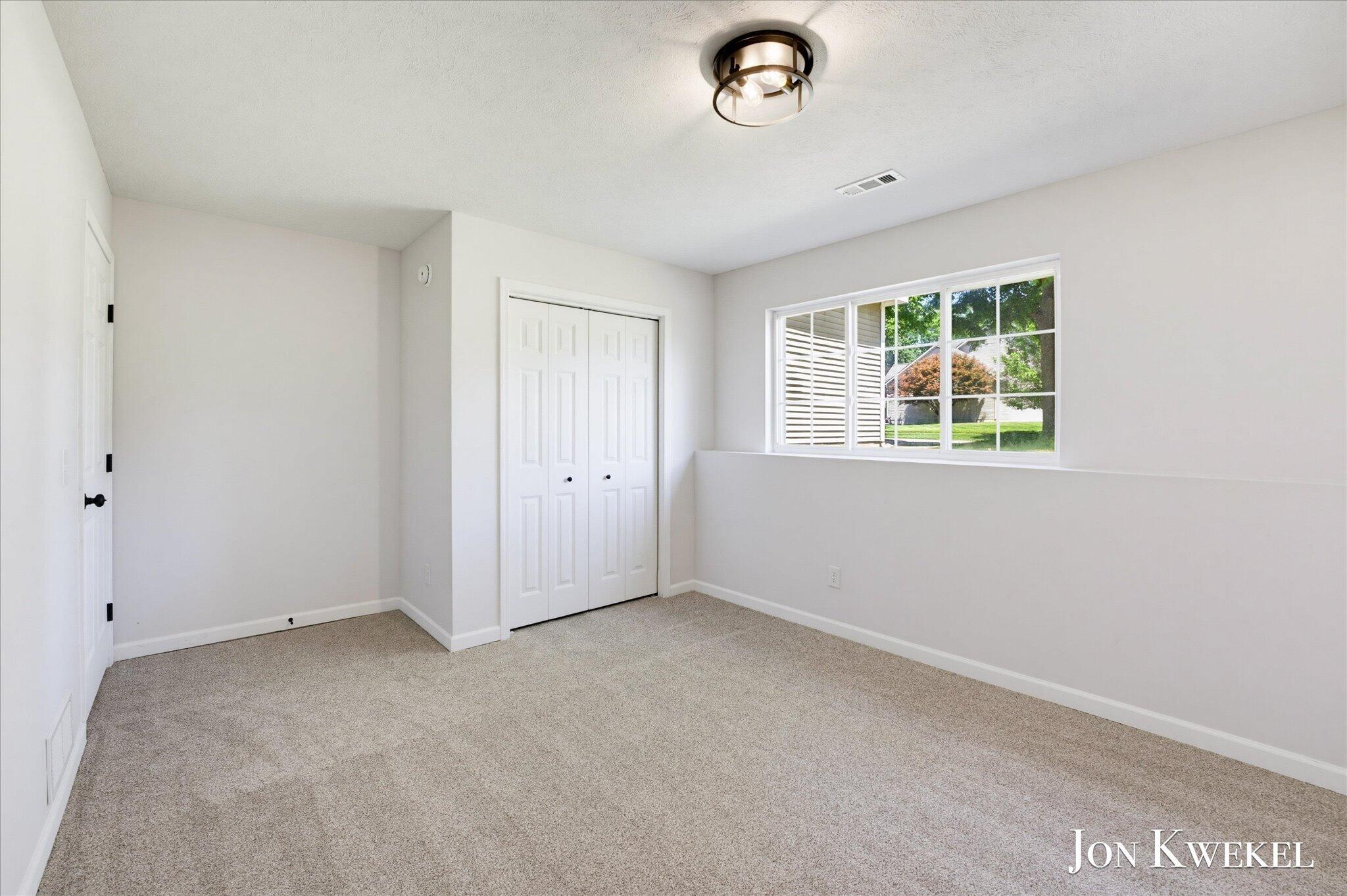 3547 Breton Valley SE Grand Rapids MI 49512