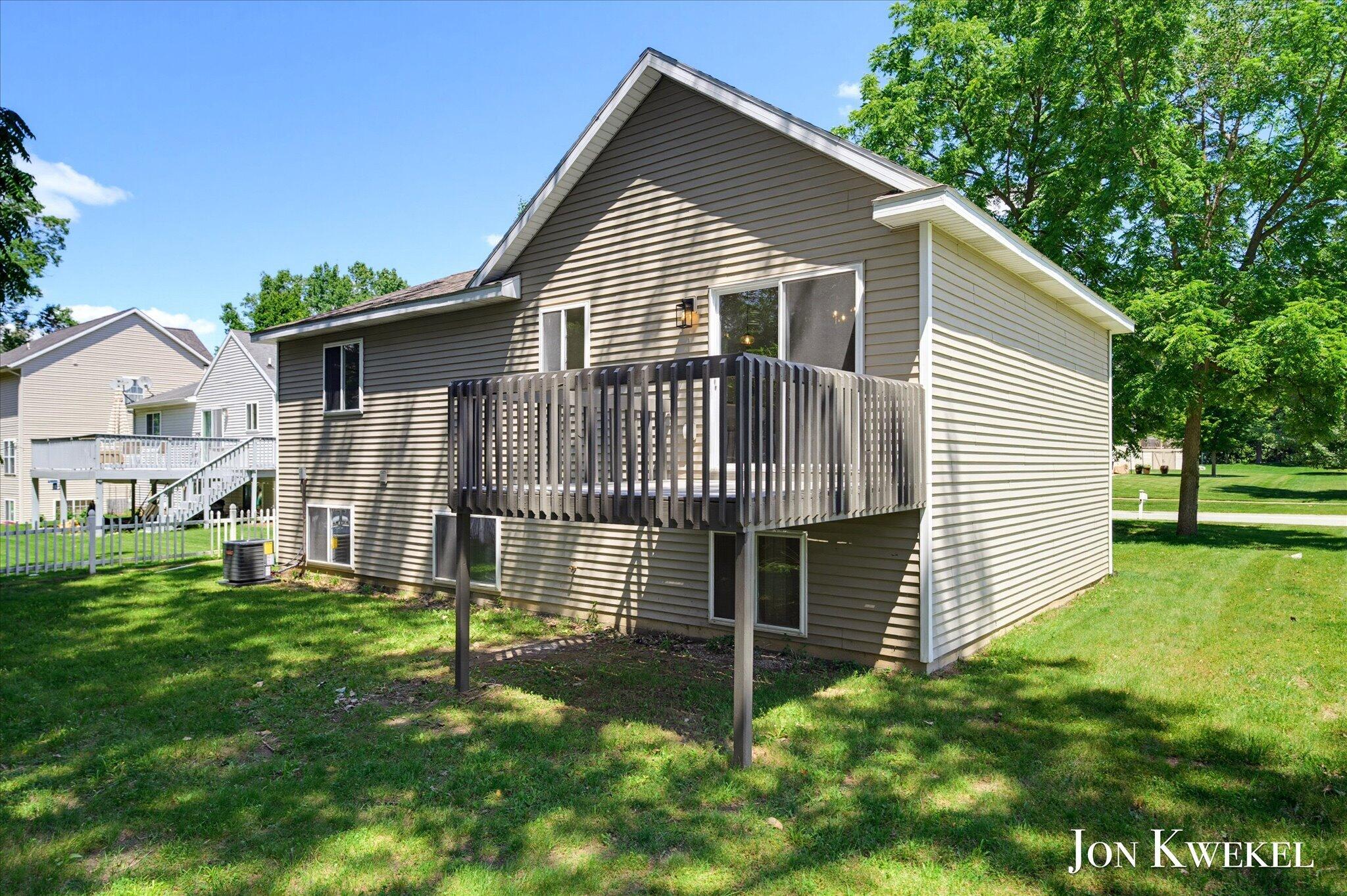 3547 Breton Valley SE Grand Rapids MI 49512