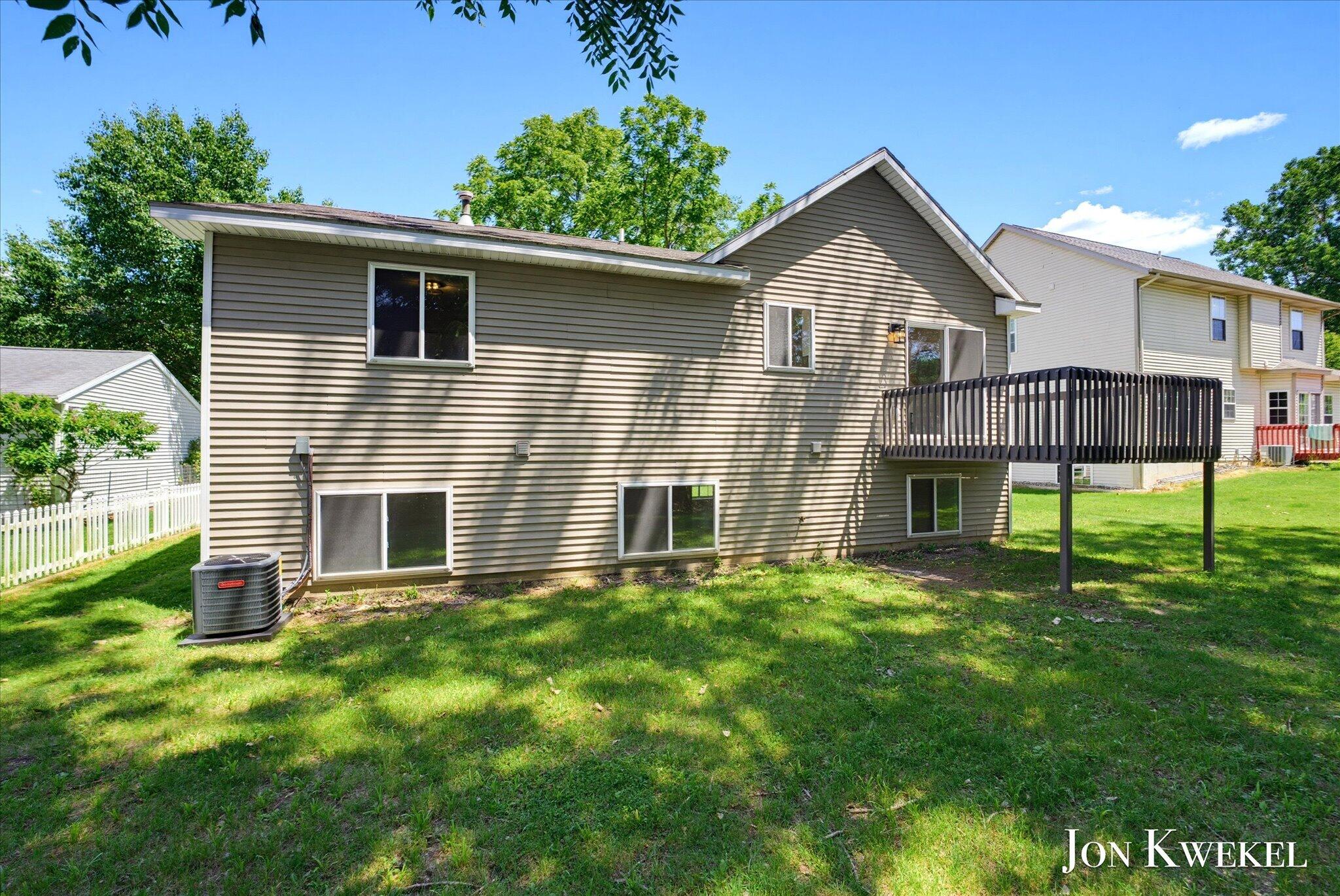 3547 Breton Valley SE Grand Rapids MI 49512