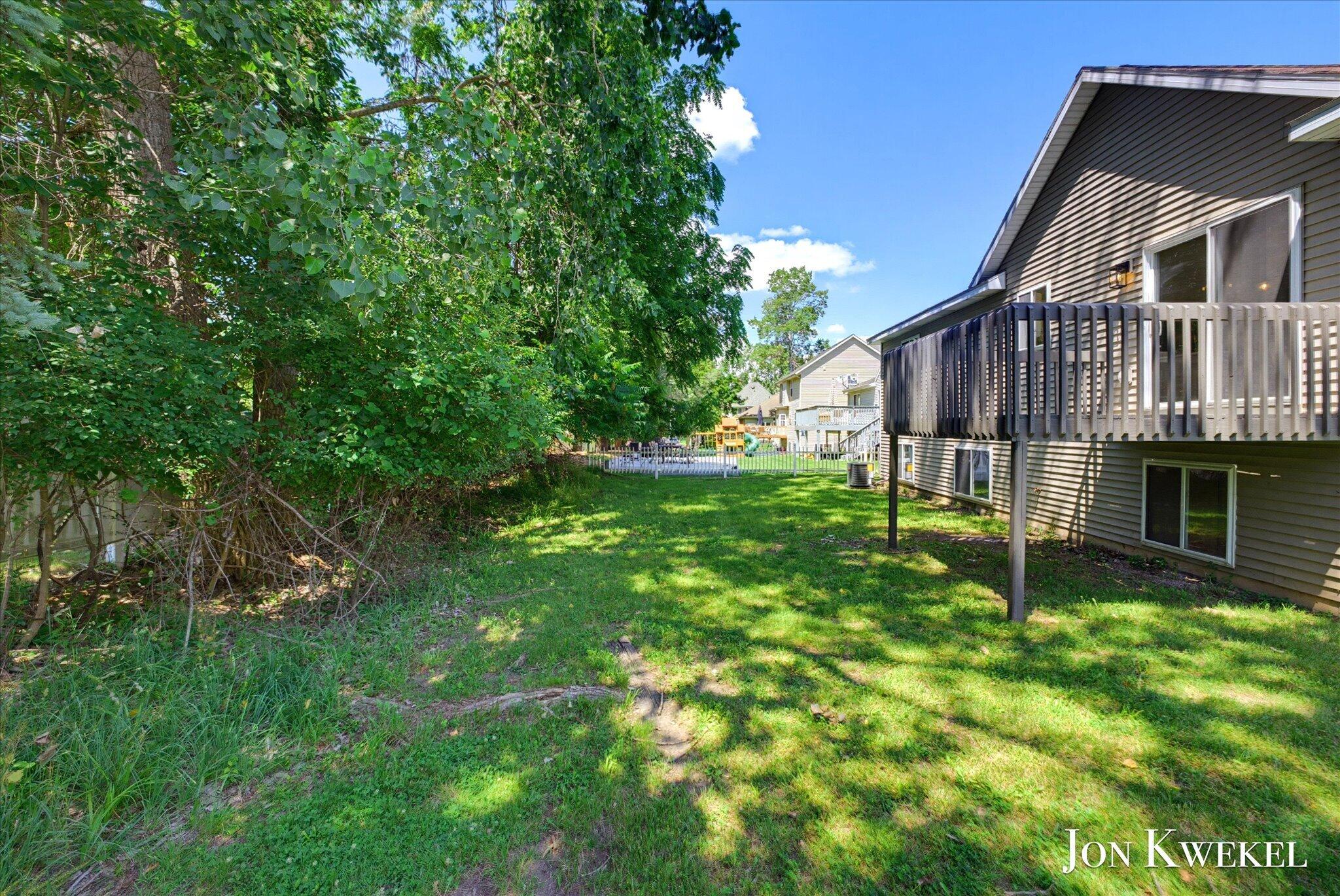 3547 Breton Valley SE Grand Rapids MI 49512