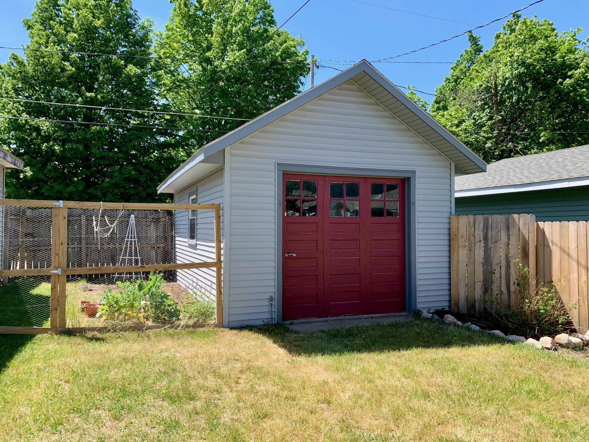 413 N Rath Avenue Ludington MI 49431