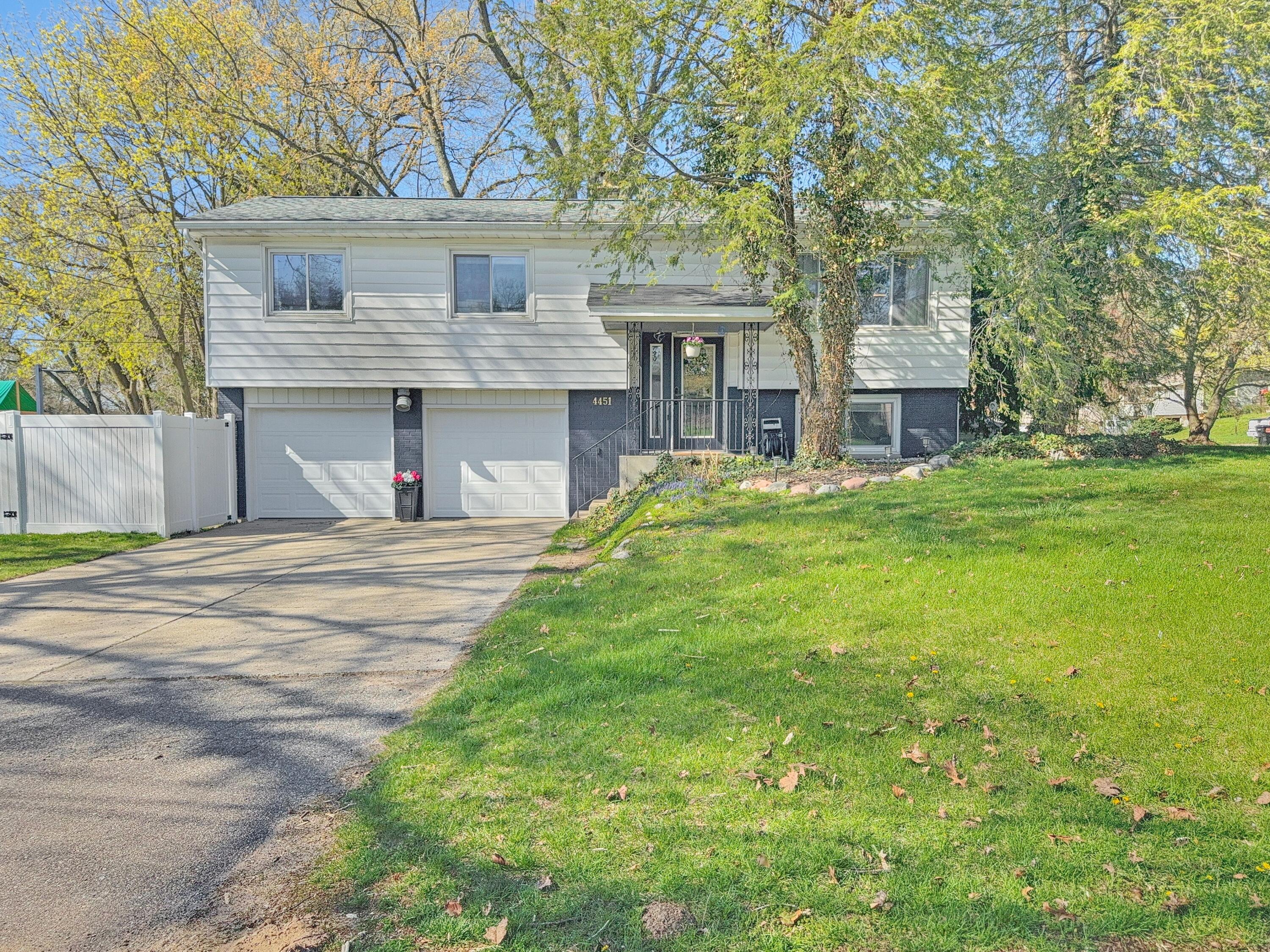 4451 Bonanza Drive NE Grand Rapids MI 49525
