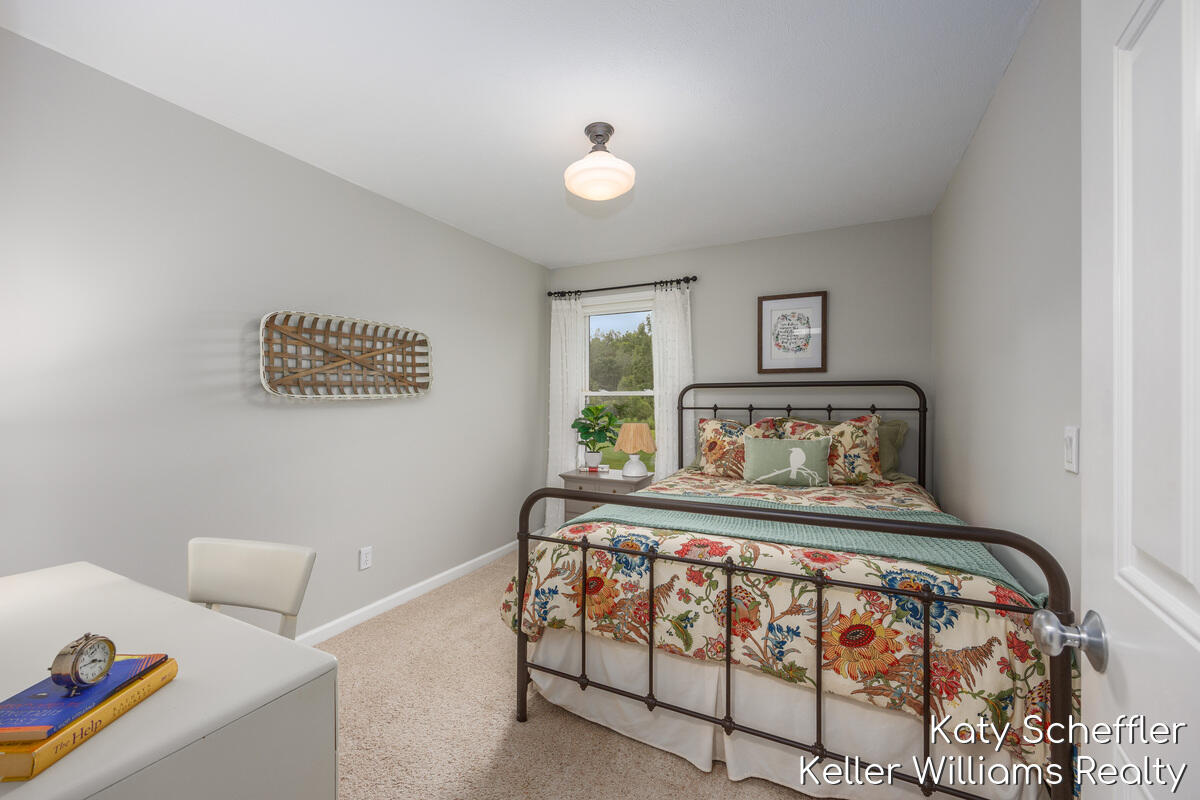 4611 Windcliff Drive NE Rockford MI 49341