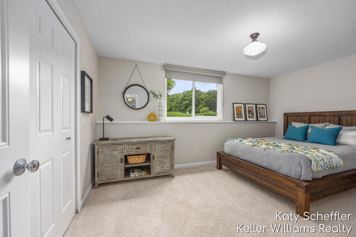 4611 Windcliff Drive NE Rockford MI 49341