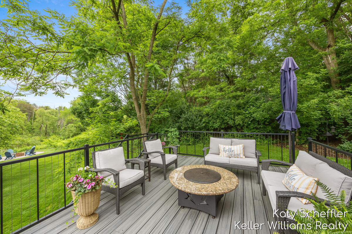 4611 Windcliff Drive NE Rockford MI 49341