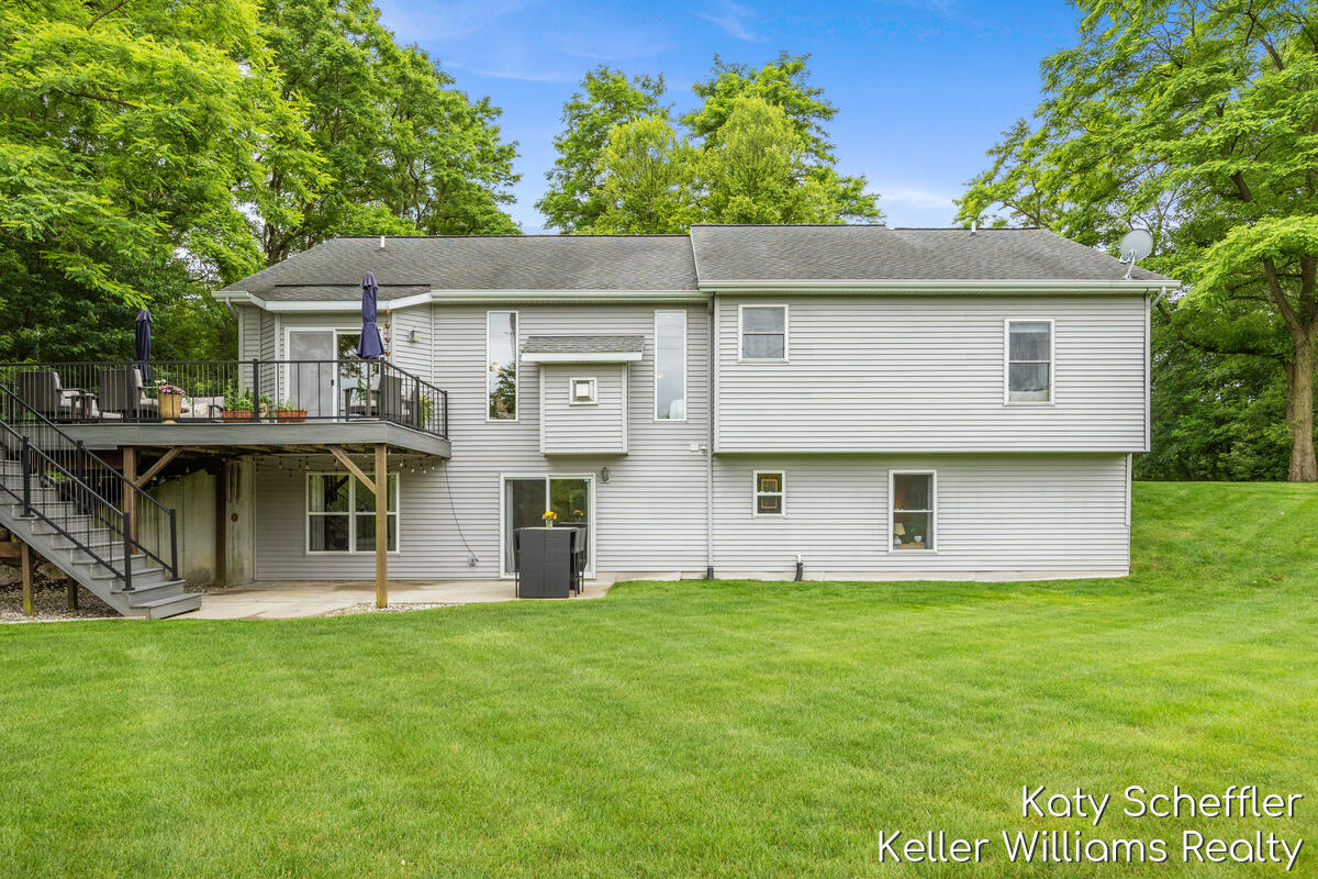 4611 Windcliff Drive NE Rockford MI 49341