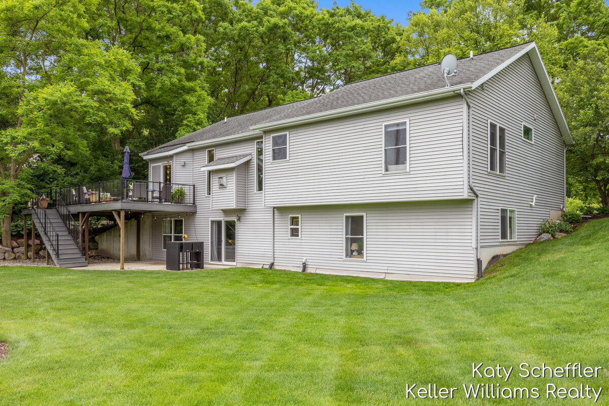 4611 Windcliff Drive NE Rockford MI 49341