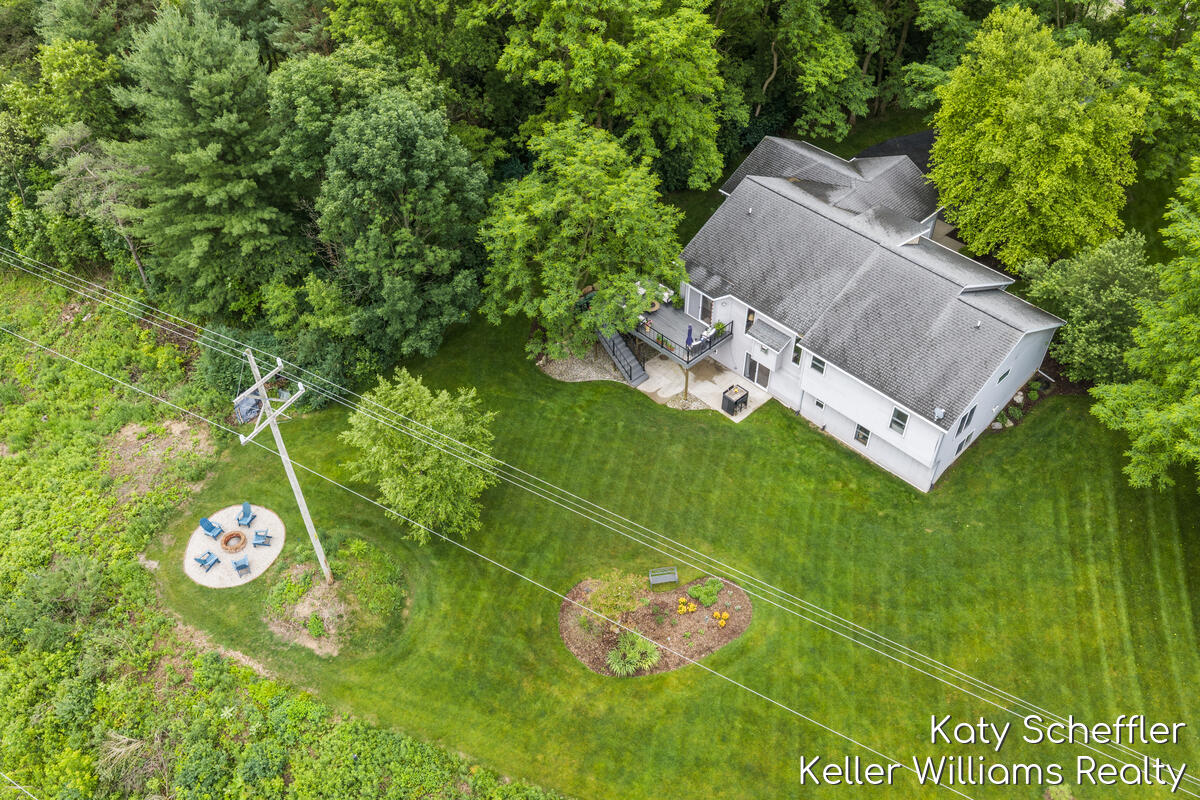 4611 Windcliff Drive NE Rockford MI 49341