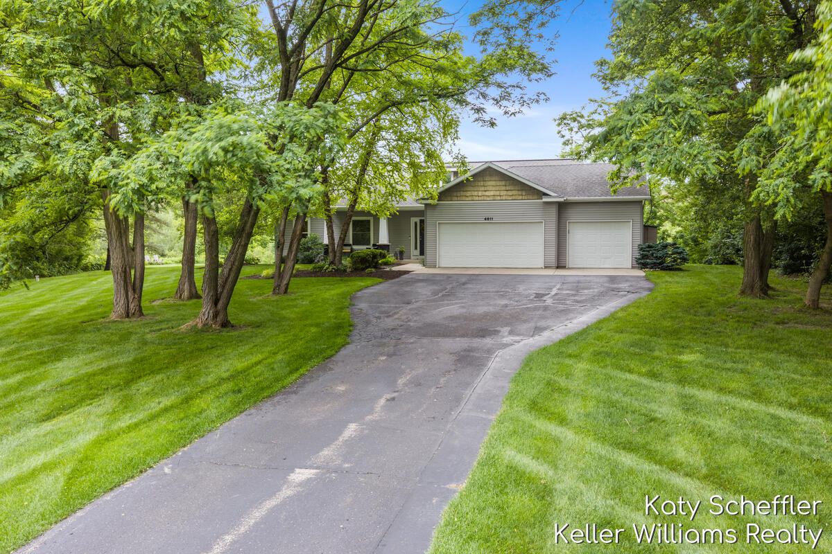 4611 Windcliff Drive NE Rockford MI 49341