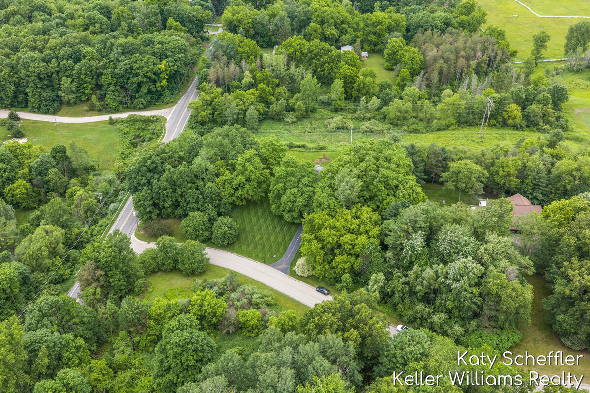 4611 Windcliff Drive NE Rockford MI 49341