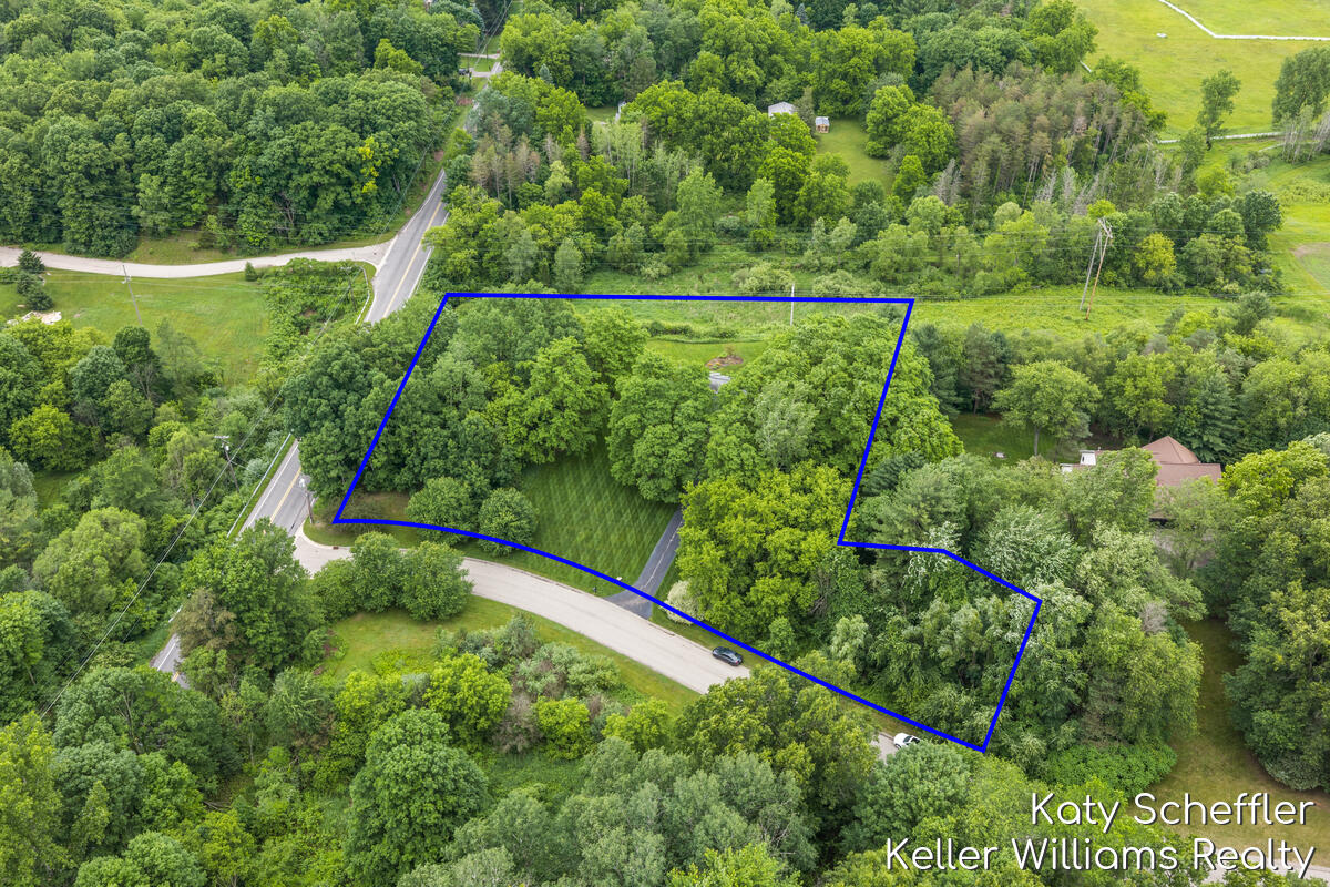 4611 Windcliff Drive NE Rockford MI 49341