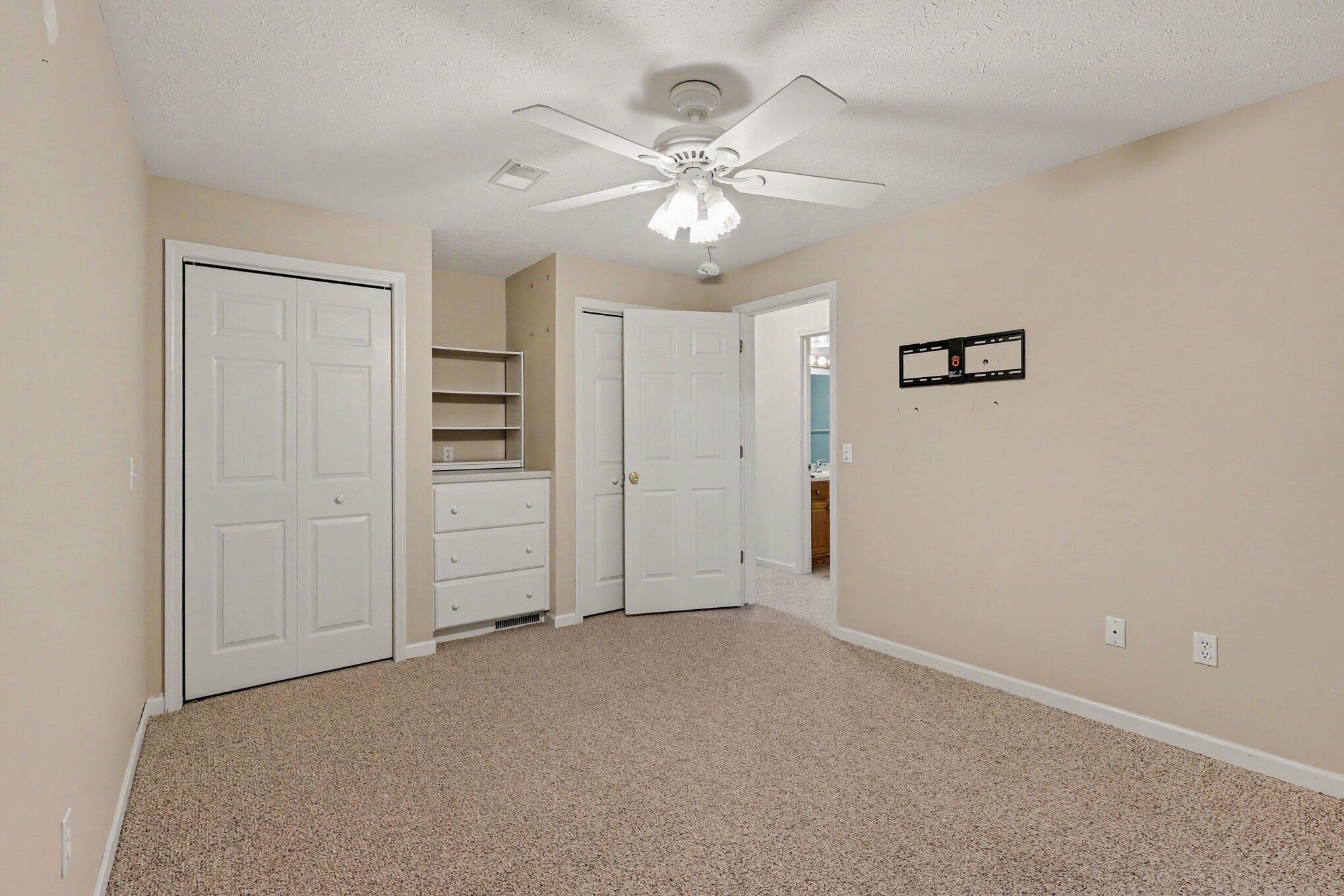 1924 Plymouth Terrace SE Grand Rapids MI 49506