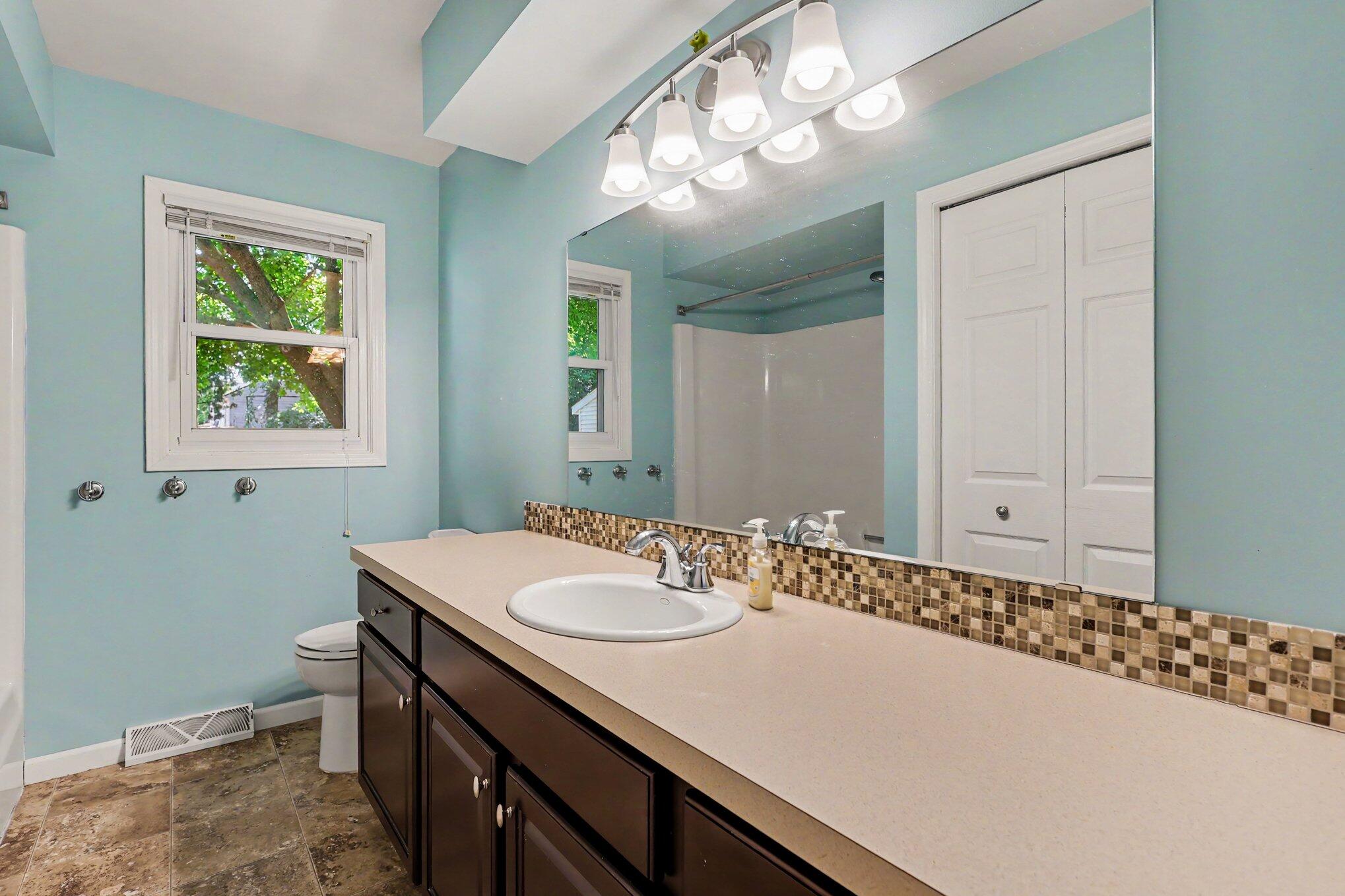 1924 Plymouth Terrace SE Grand Rapids MI 49506