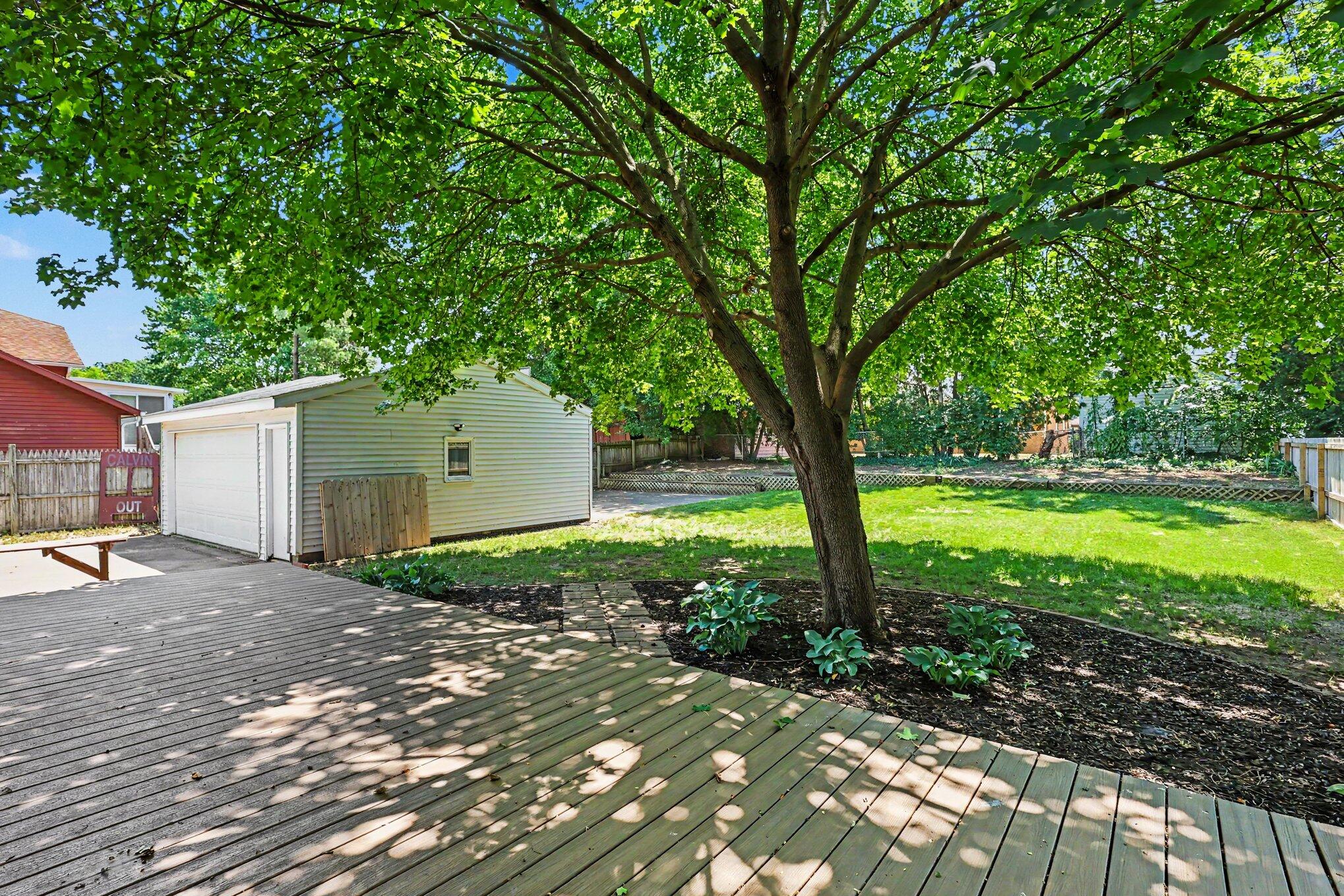 1924 Plymouth Terrace SE Grand Rapids MI 49506