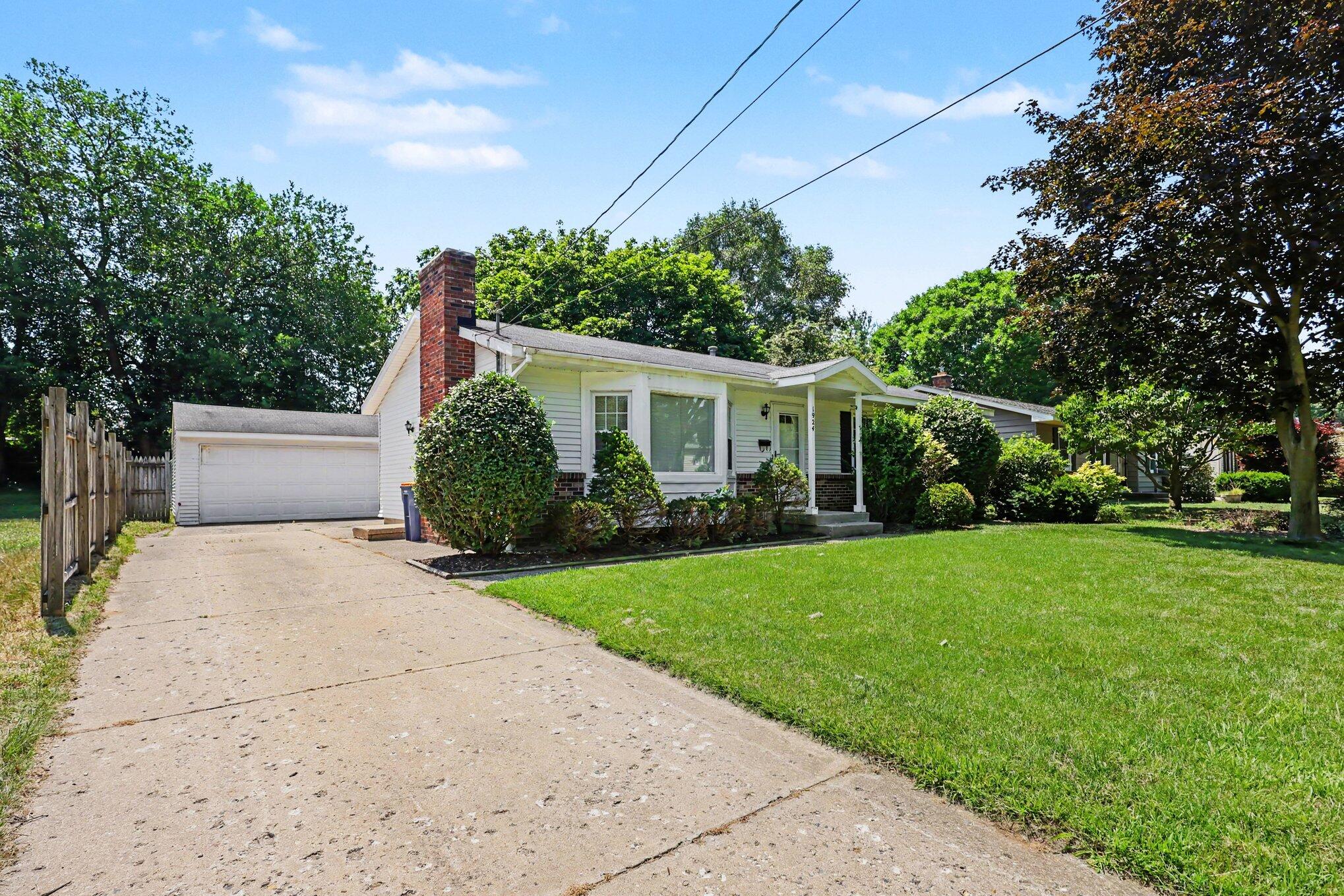 1924 Plymouth Terrace SE Grand Rapids MI 49506