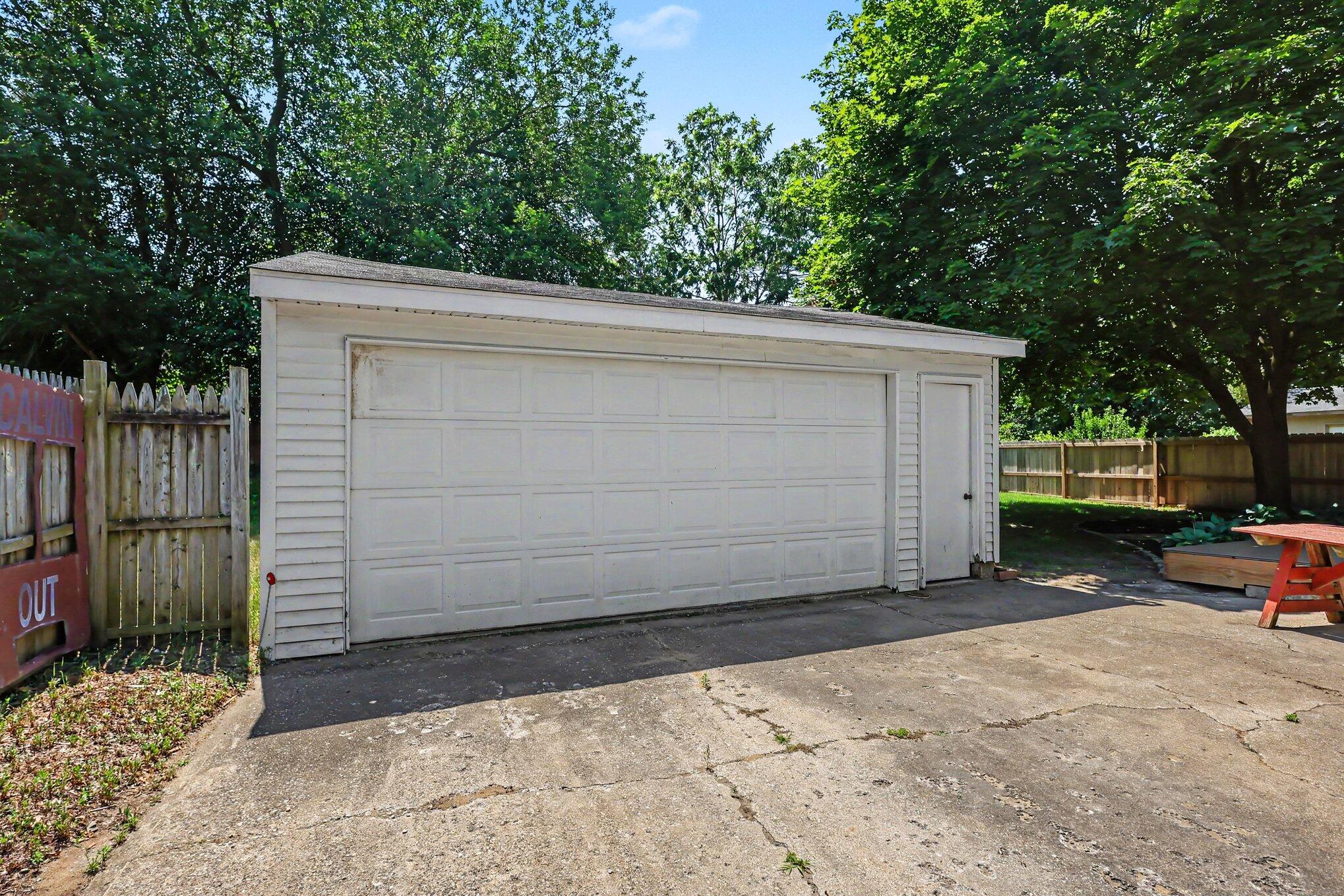 1924 Plymouth Terrace SE Grand Rapids MI 49506