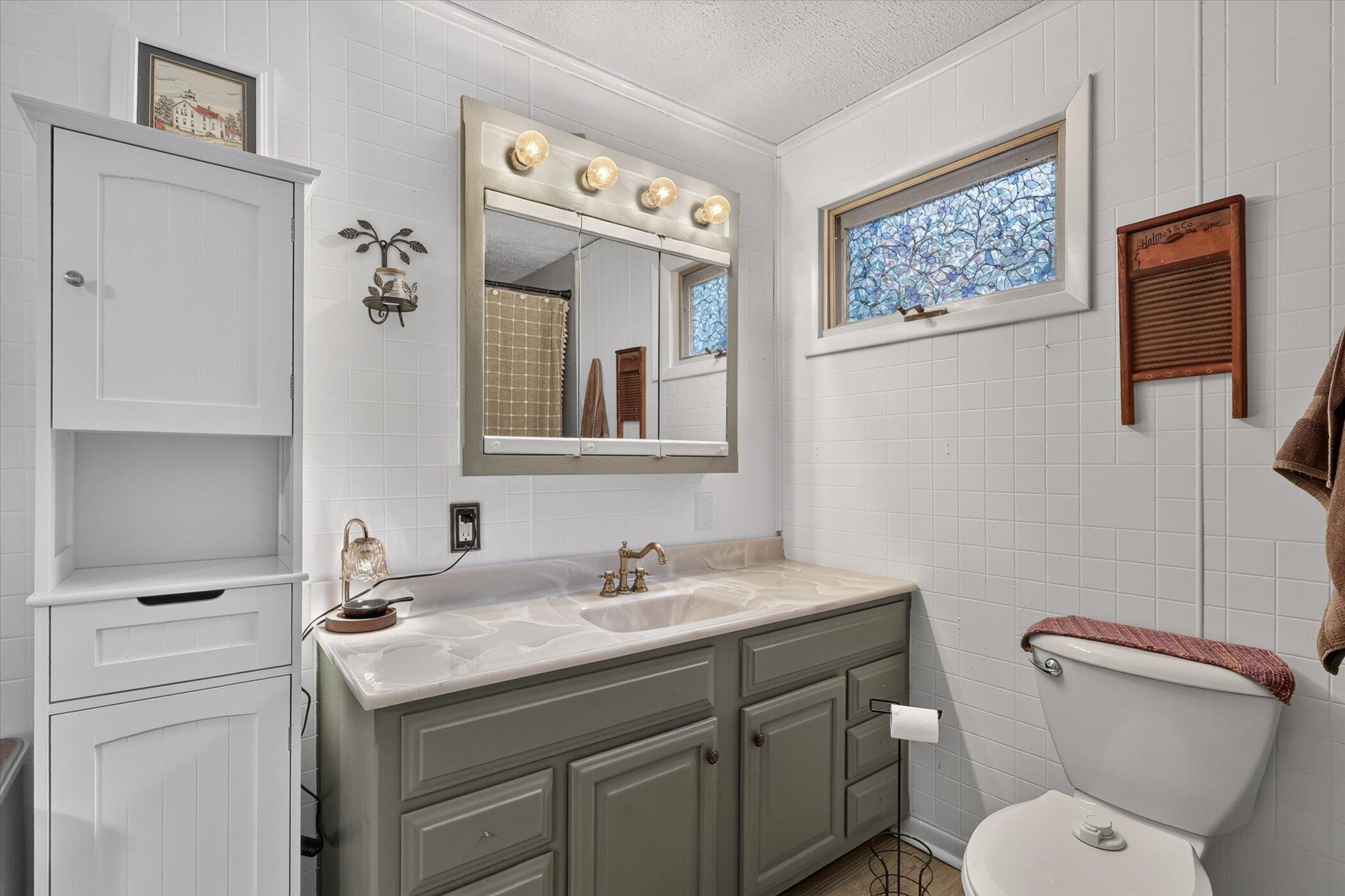 8601 Almena Drive Kalamazoo MI 49009
