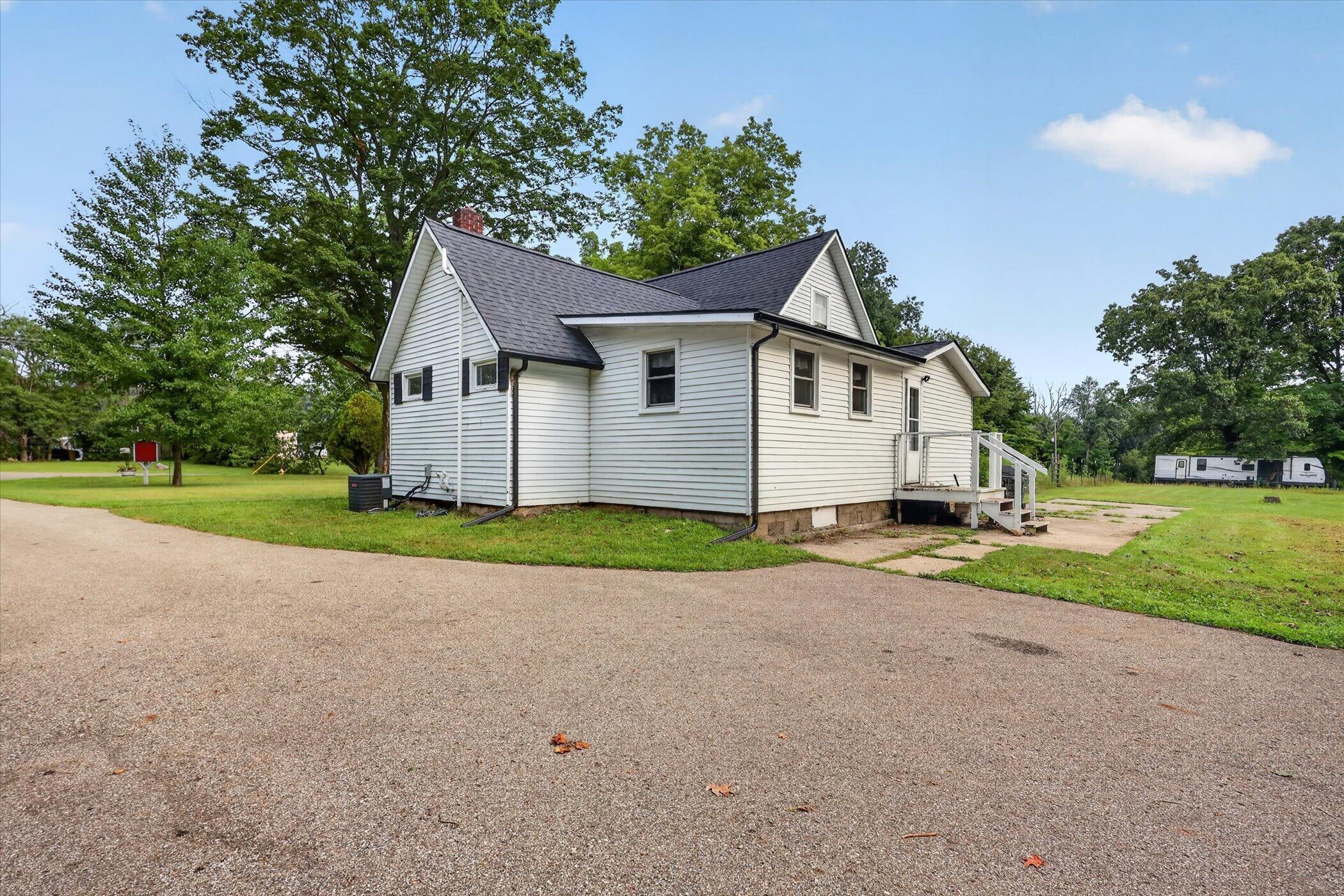 8601 Almena Drive Kalamazoo MI 49009