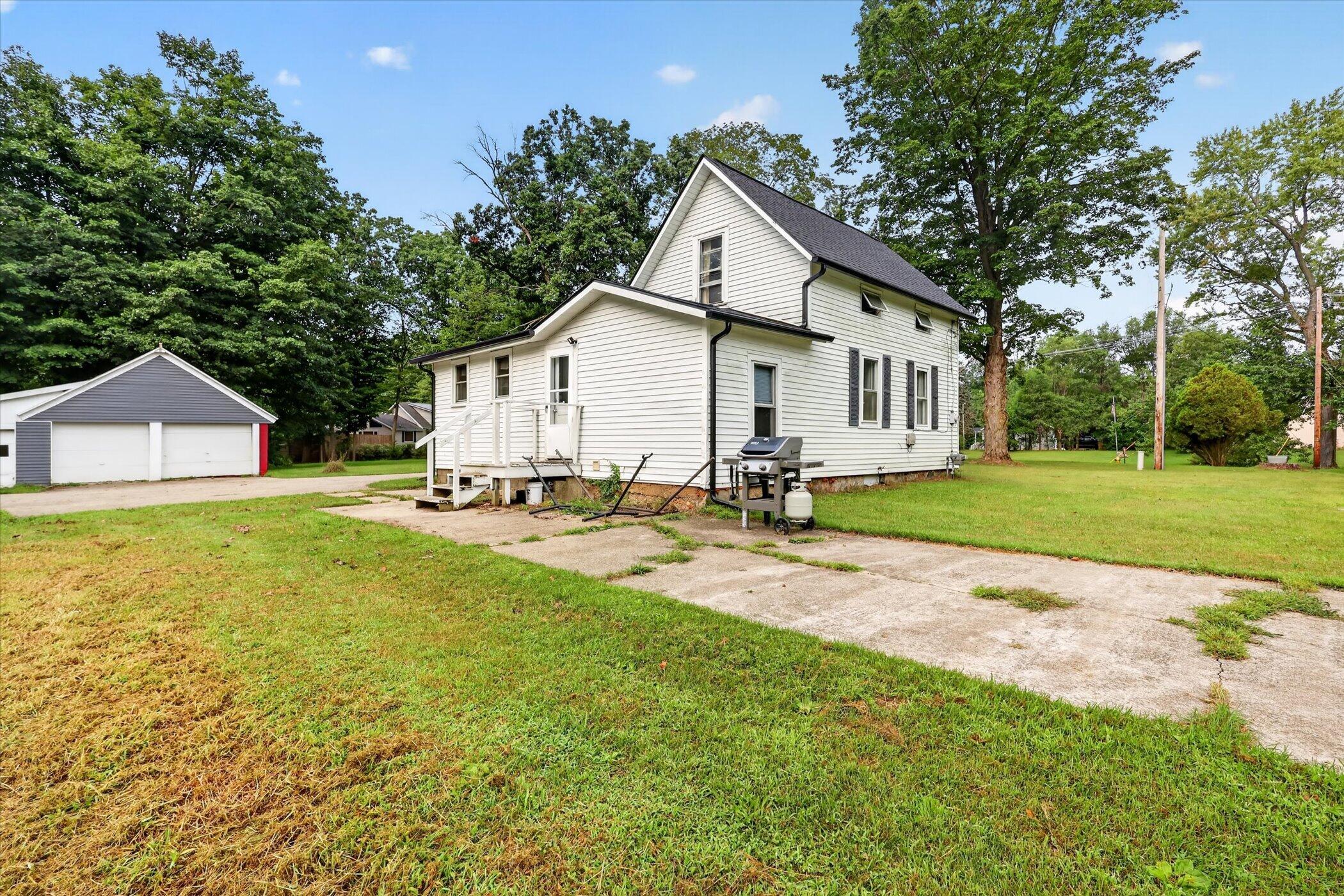 8601 Almena Drive Kalamazoo MI 49009