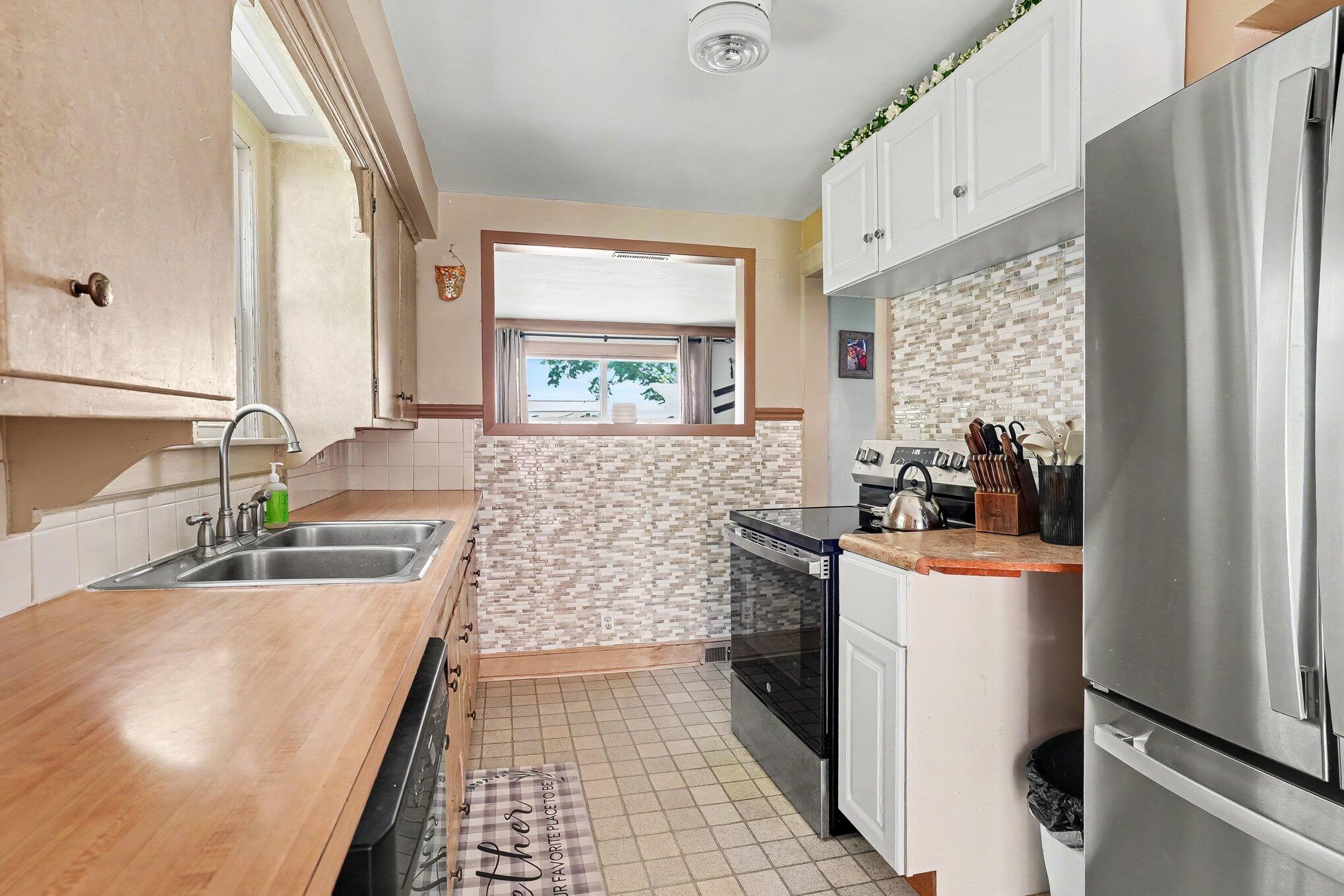1124 Lakeview Drive Portage MI 49002