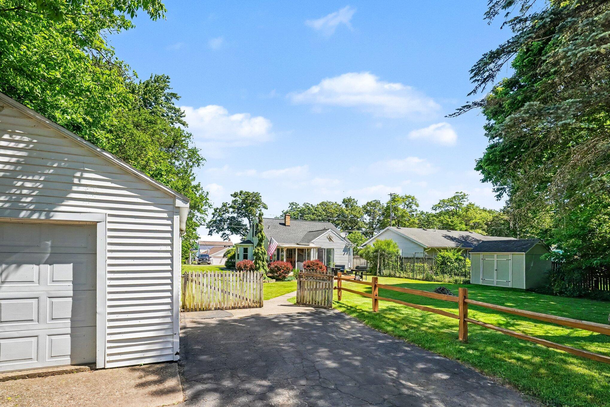 1124 Lakeview Drive Portage MI 49002