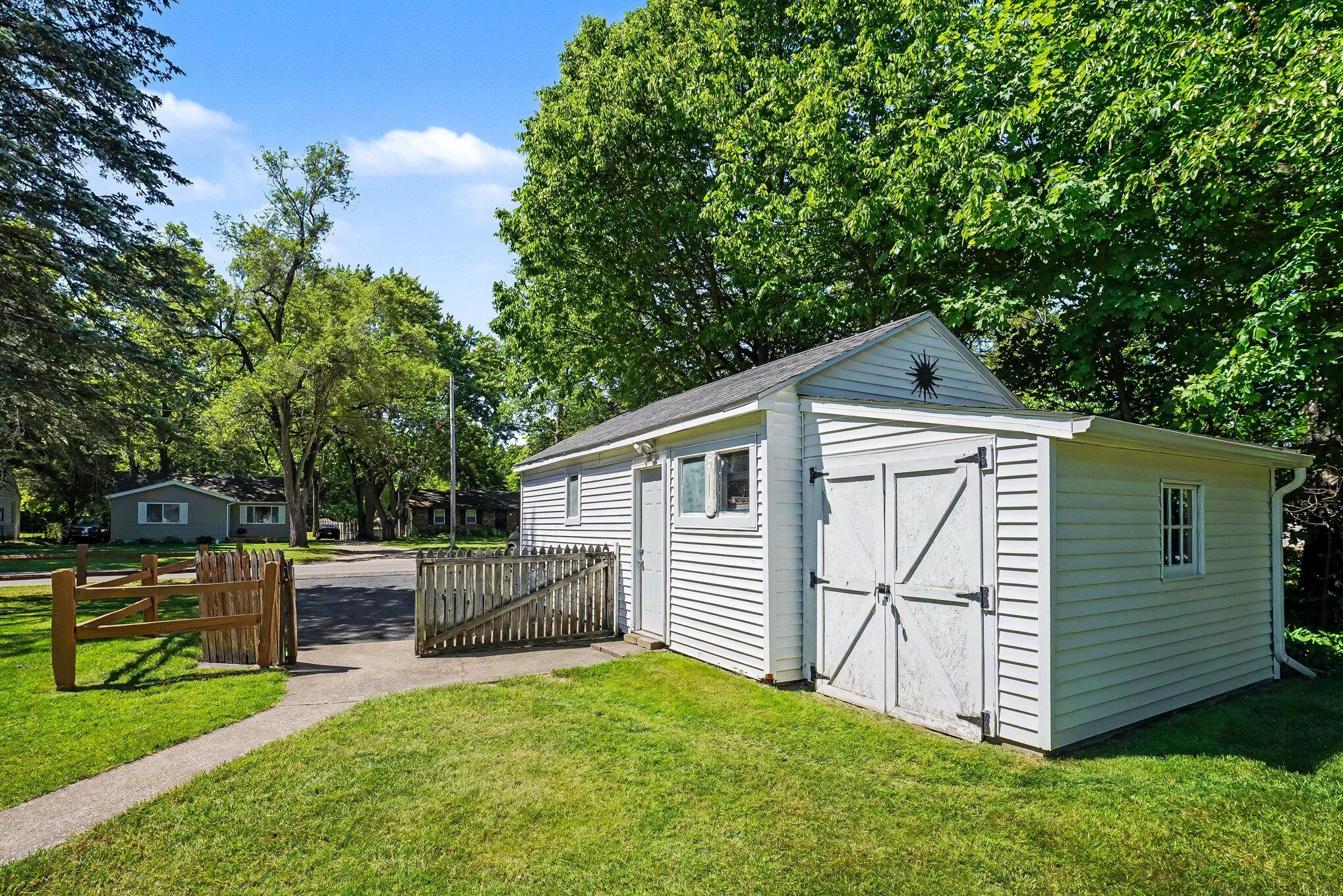 1124 Lakeview Drive Portage MI 49002