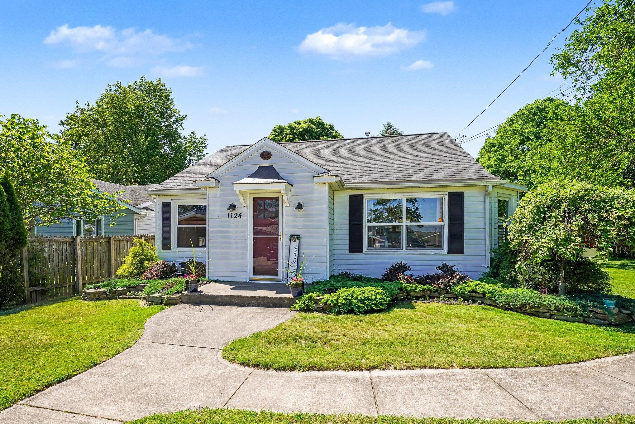 1124 Lakeview Drive Portage MI 49002