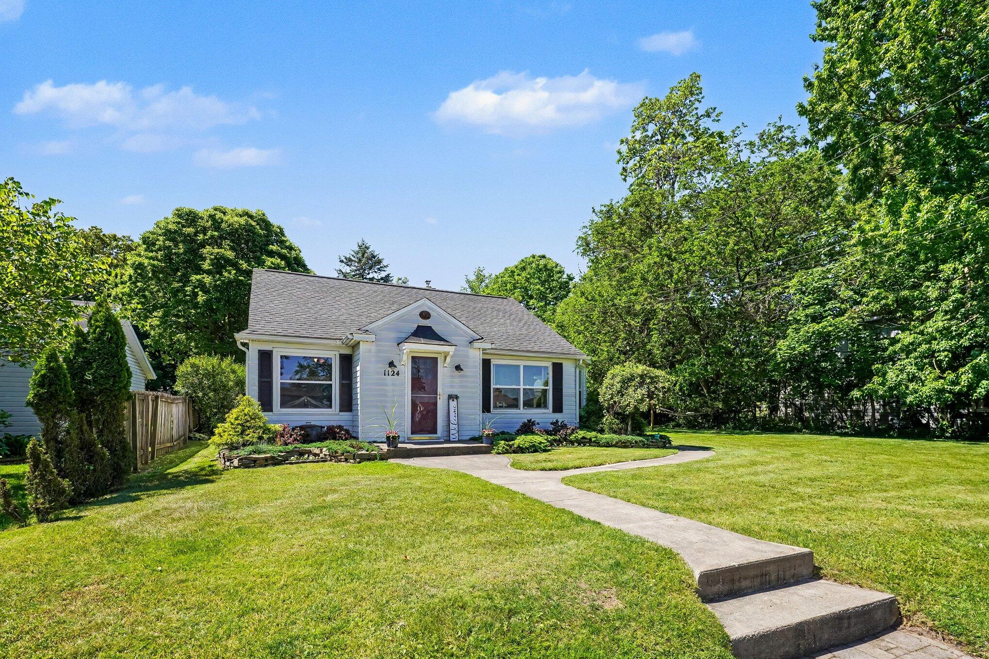 1124 Lakeview Drive Portage MI 49002