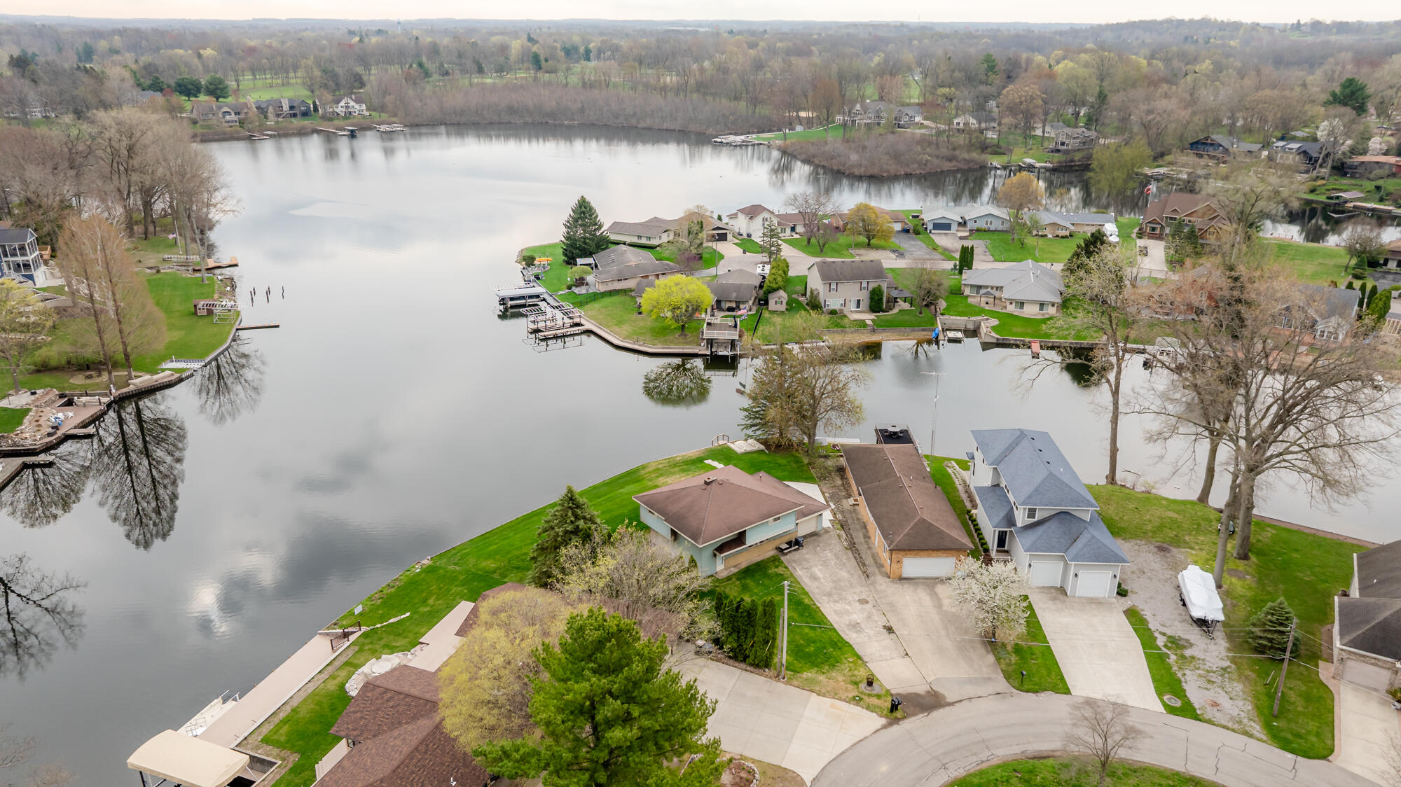 6950 Shore Drive Coloma MI 49038