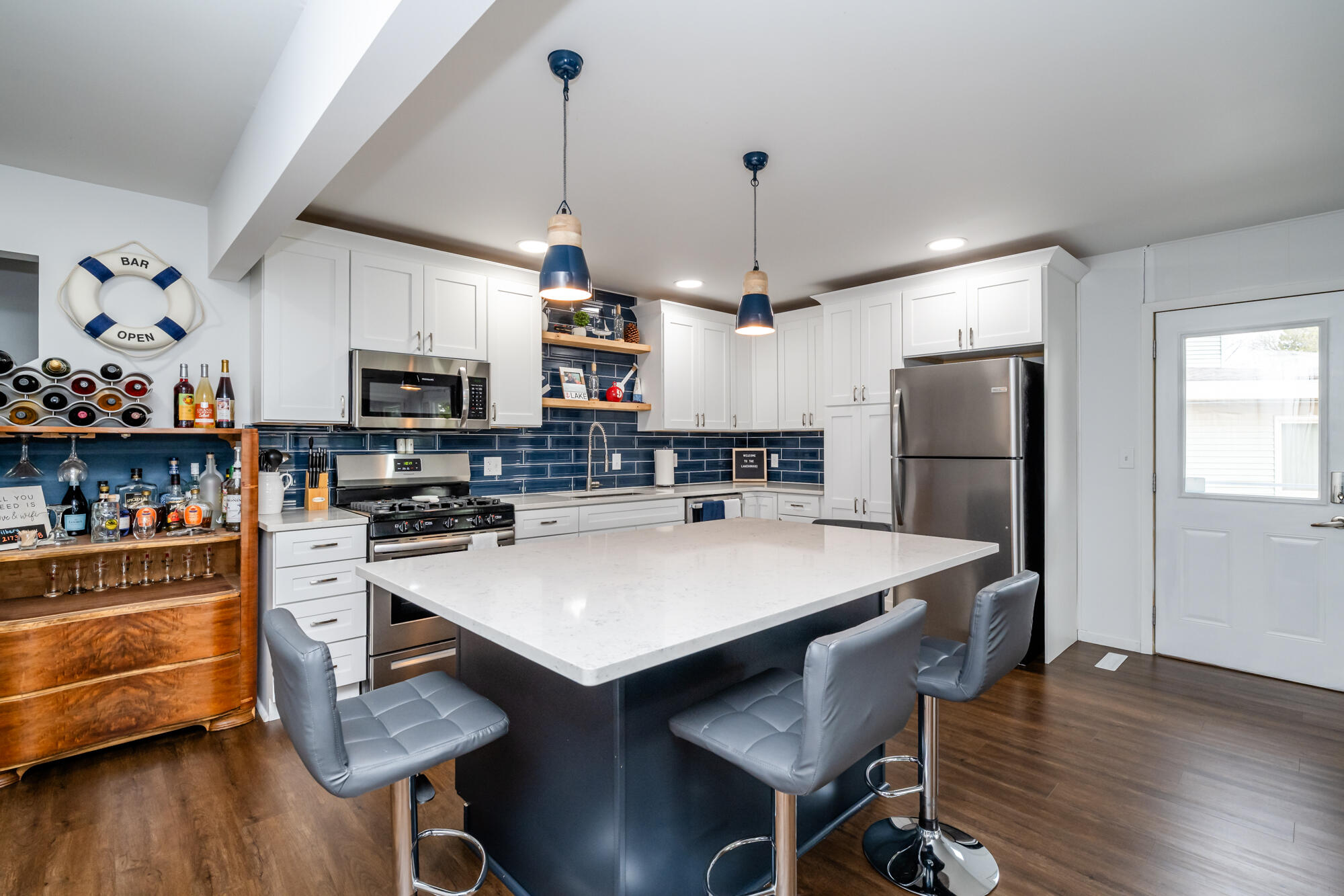 6950 Shore Drive Coloma MI 49038