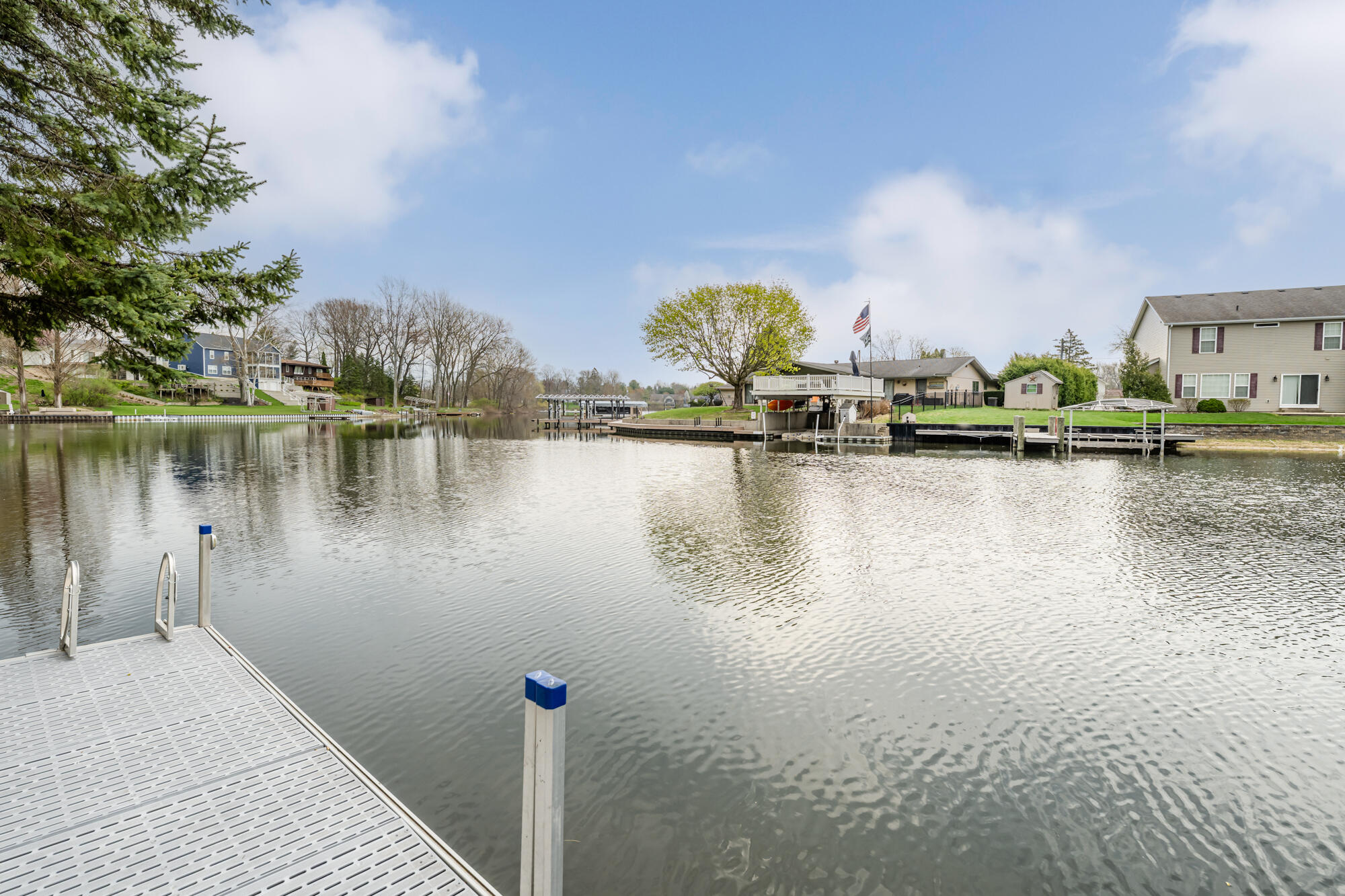 6950 Shore Drive Coloma MI 49038