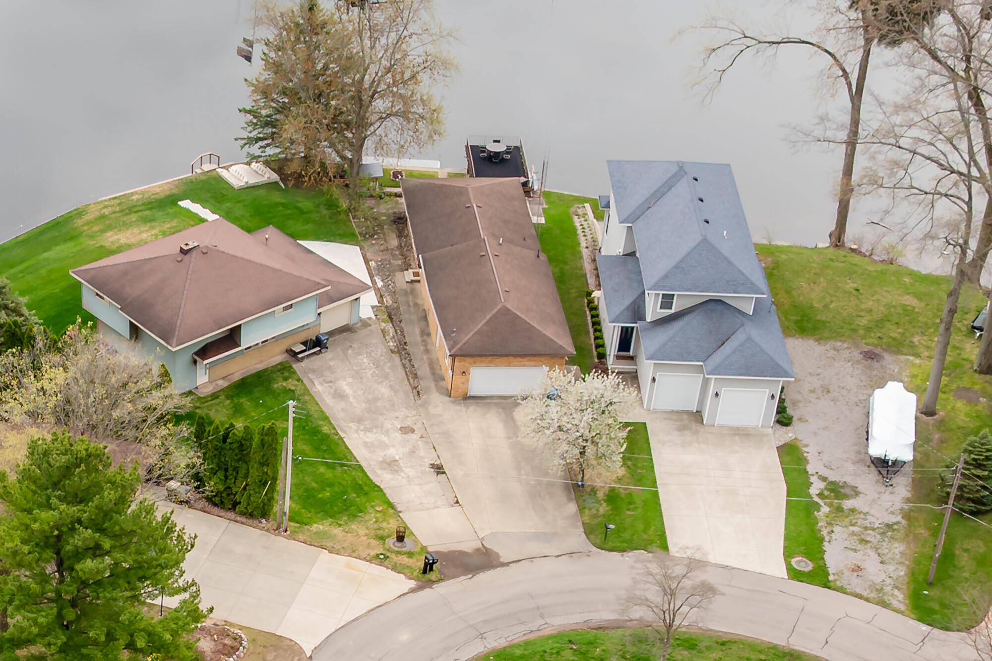 6950 Shore Drive Coloma MI 49038