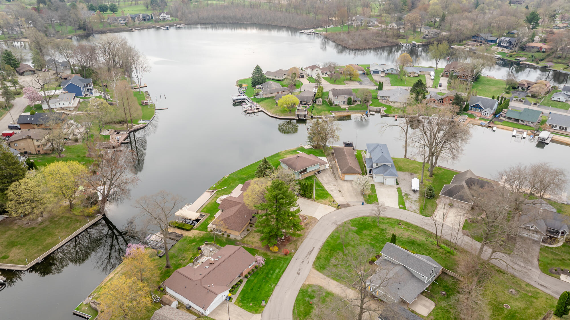 6950 Shore Drive Coloma MI 49038