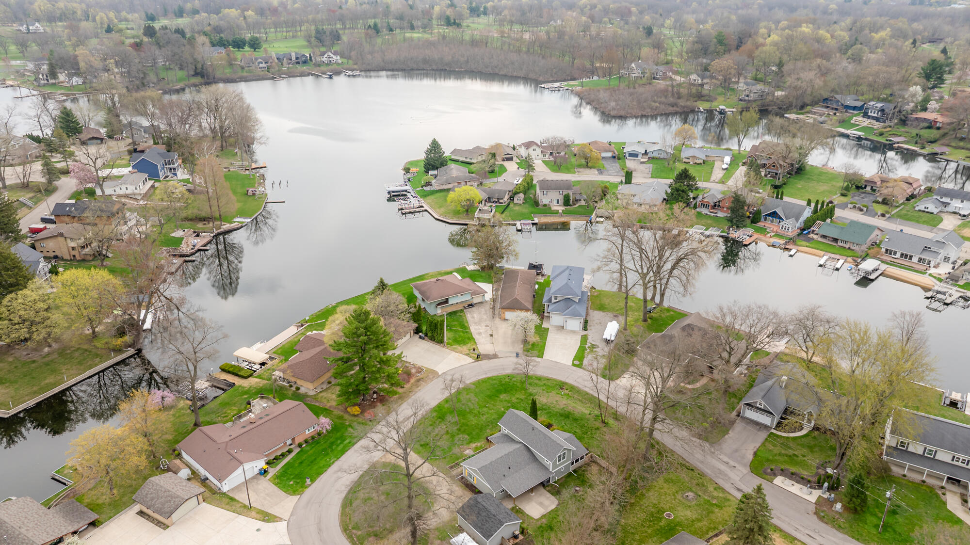 6950 Shore Drive Coloma MI 49038