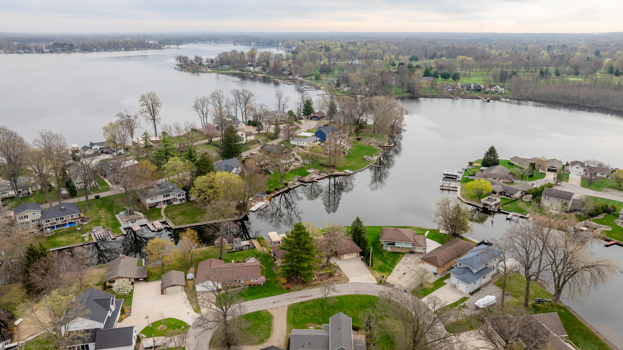 6950 Shore Drive Coloma MI 49038