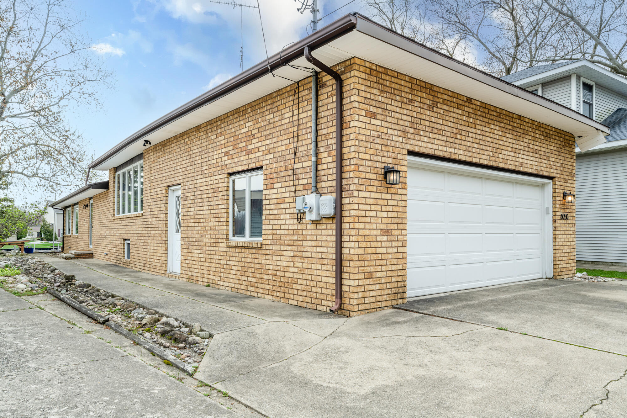 6950 Shore Drive Coloma MI 49038