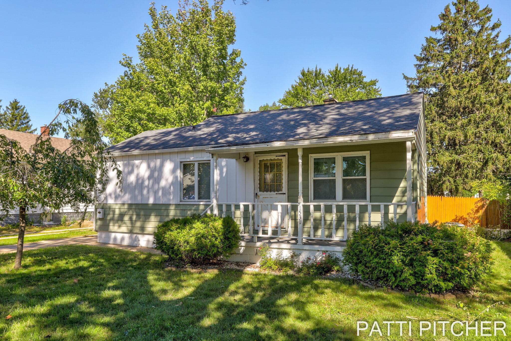 1531 Pennoyer Avenue Grand Haven MI 49417