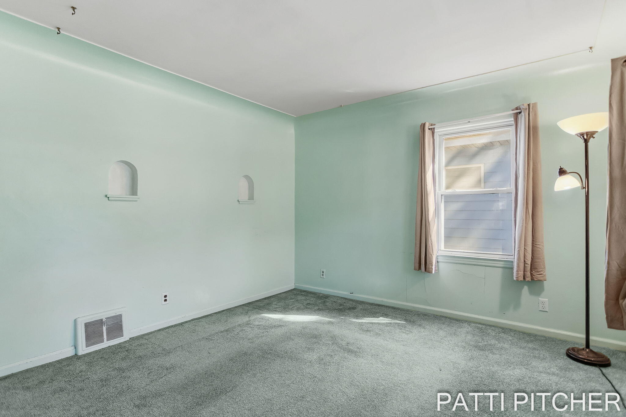 1531 Pennoyer Avenue Grand Haven MI 49417