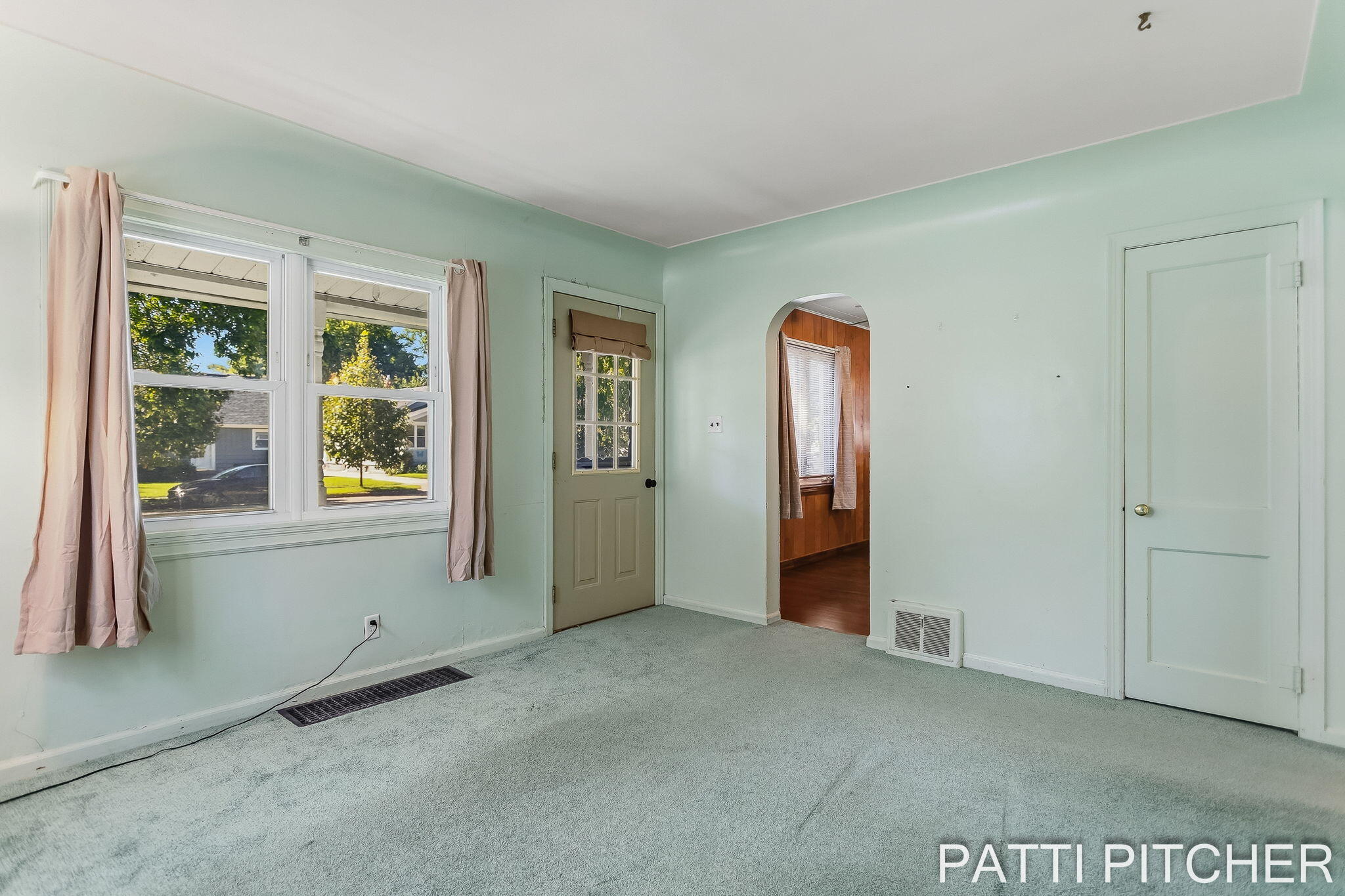 1531 Pennoyer Avenue Grand Haven MI 49417