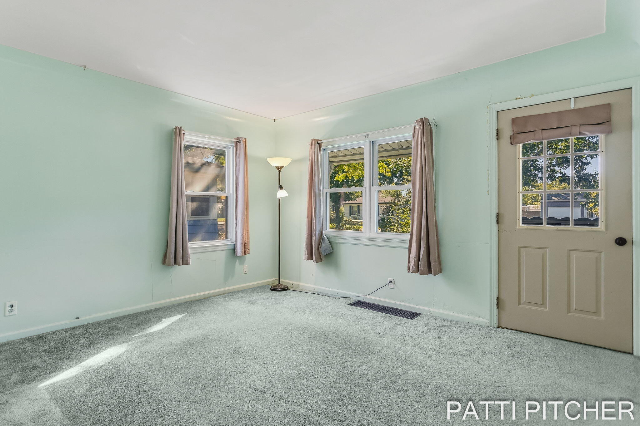 1531 Pennoyer Avenue Grand Haven MI 49417