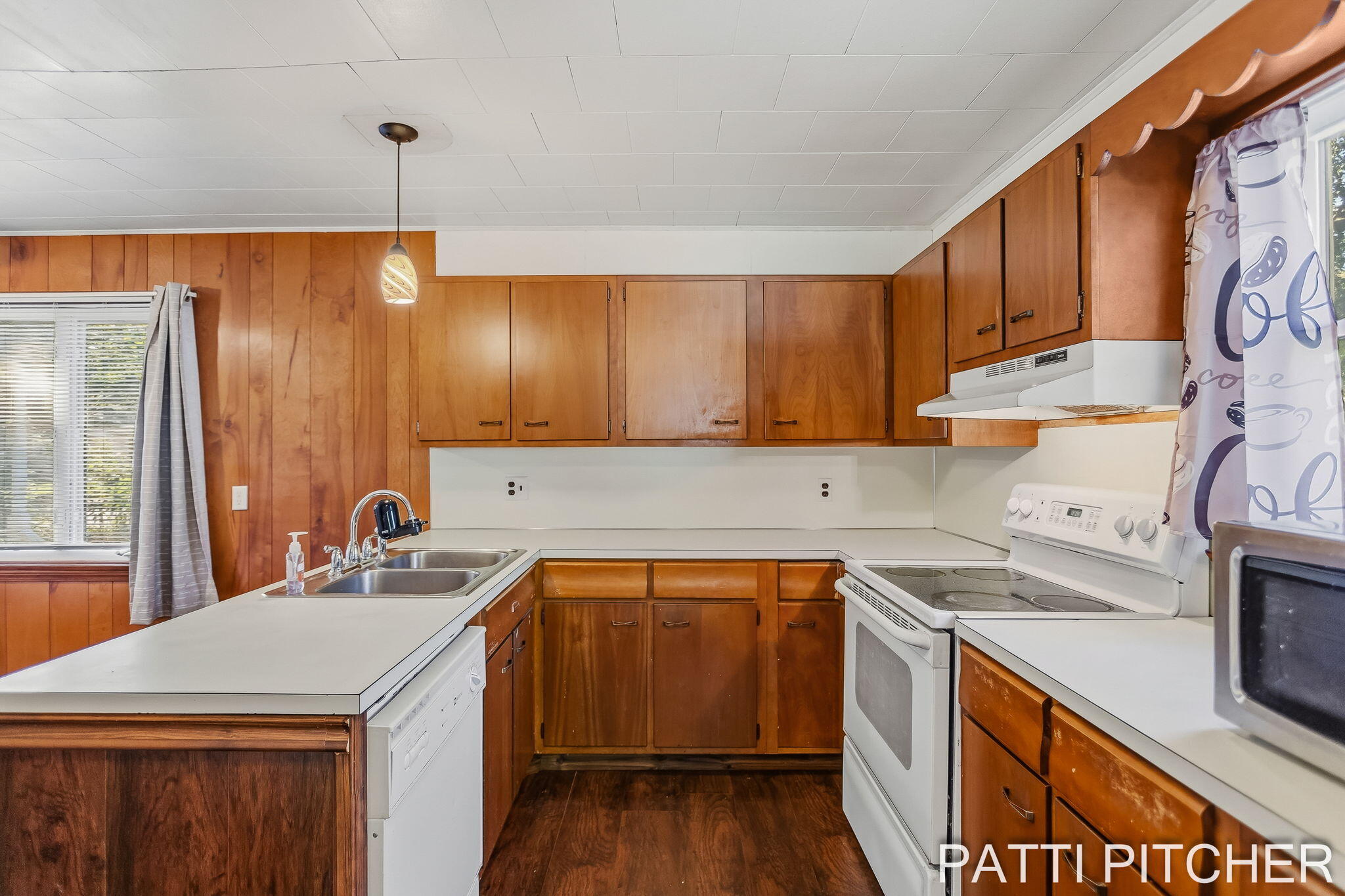 1531 Pennoyer Avenue Grand Haven MI 49417