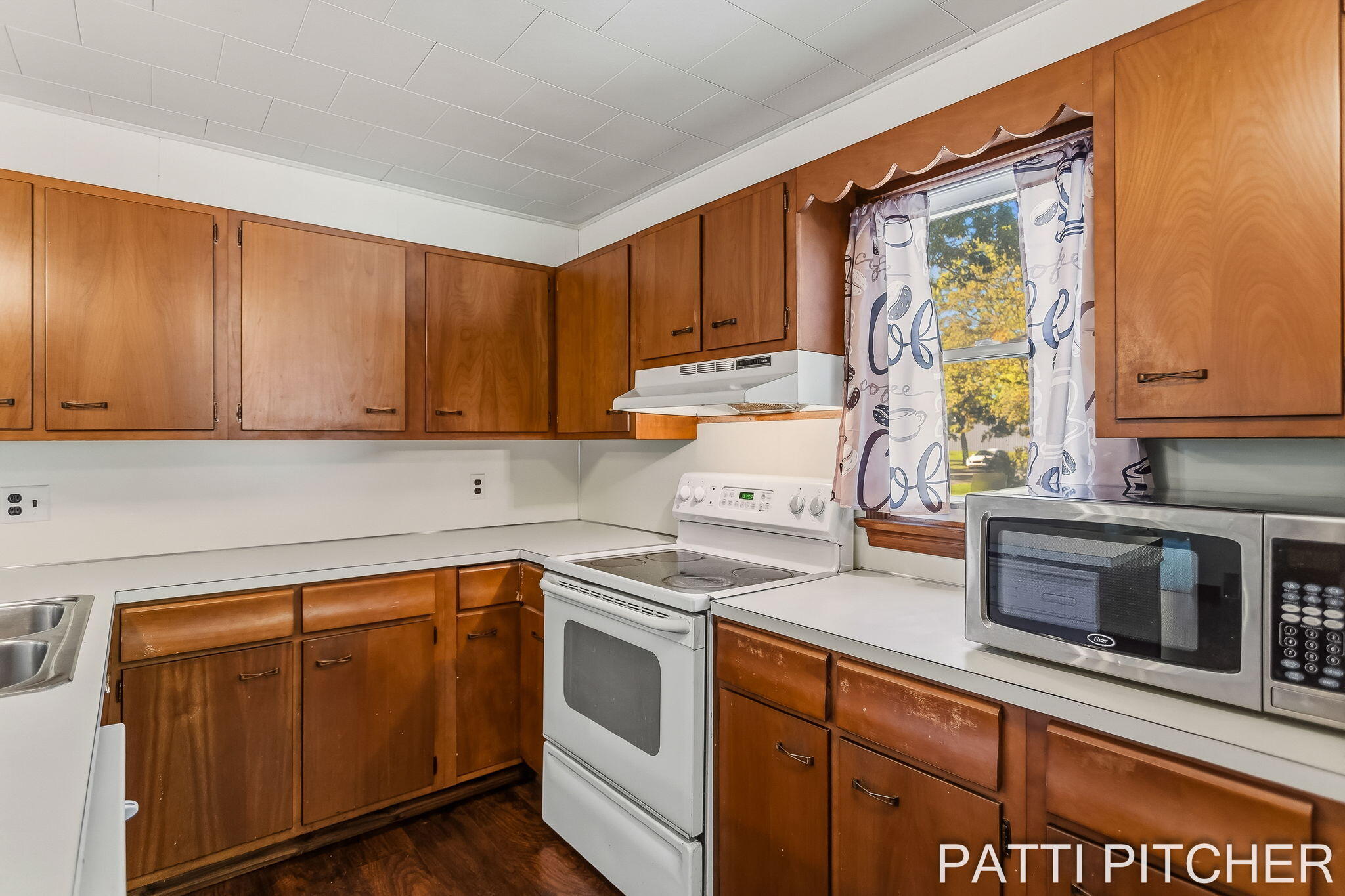 1531 Pennoyer Avenue Grand Haven MI 49417