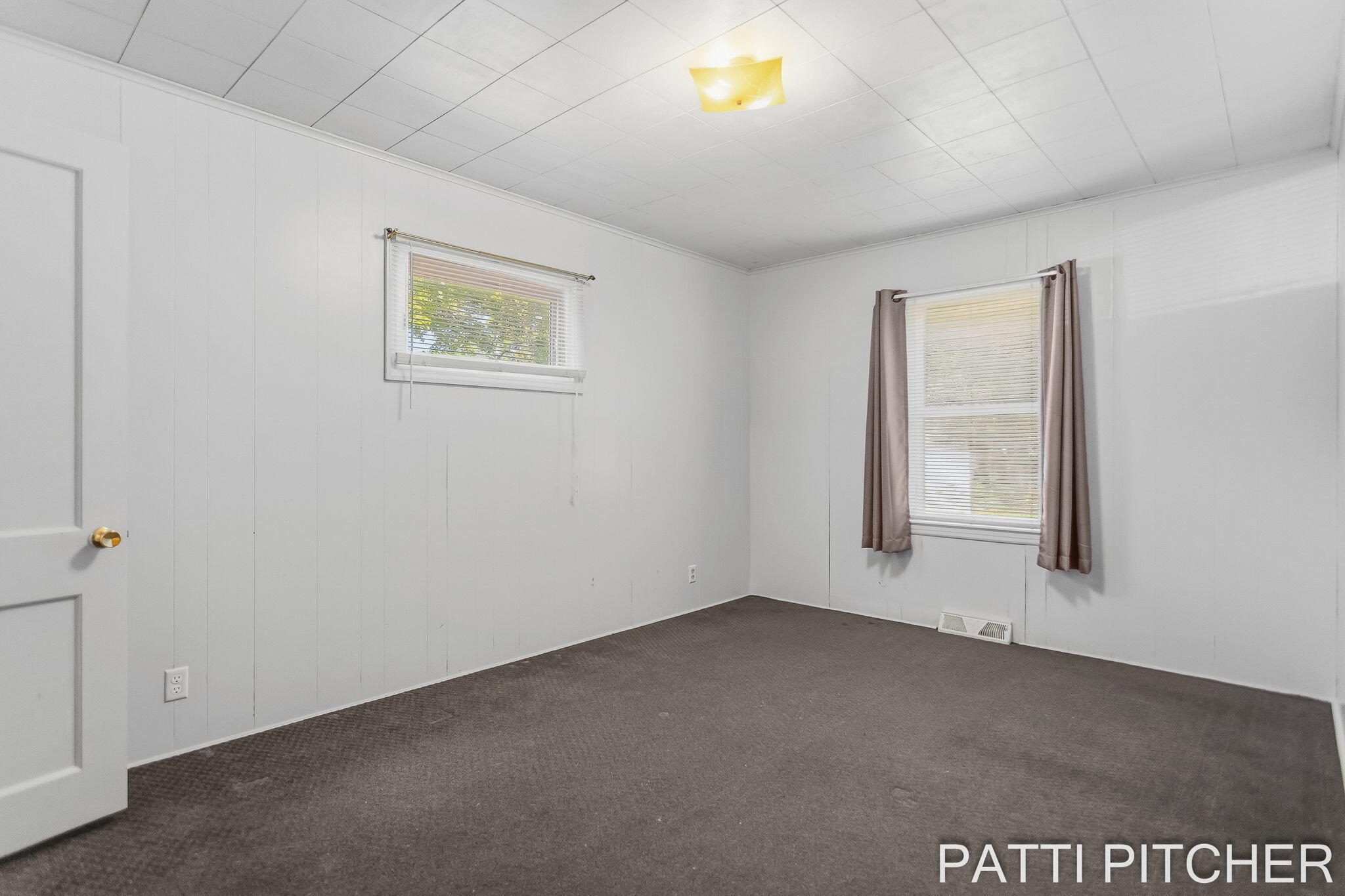 1531 Pennoyer Avenue Grand Haven MI 49417